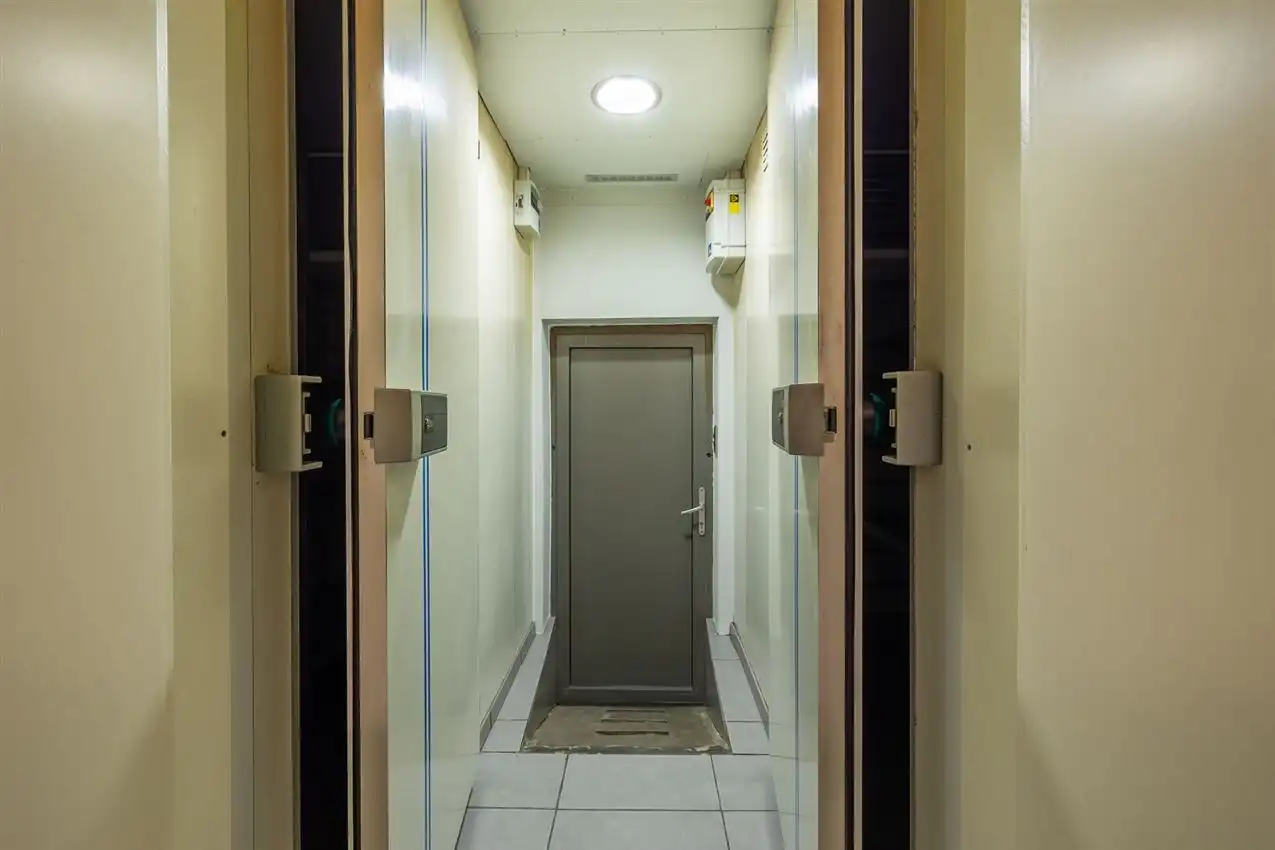 Handelswoonst met volledig uitgeruste frituur en appartement foto 41