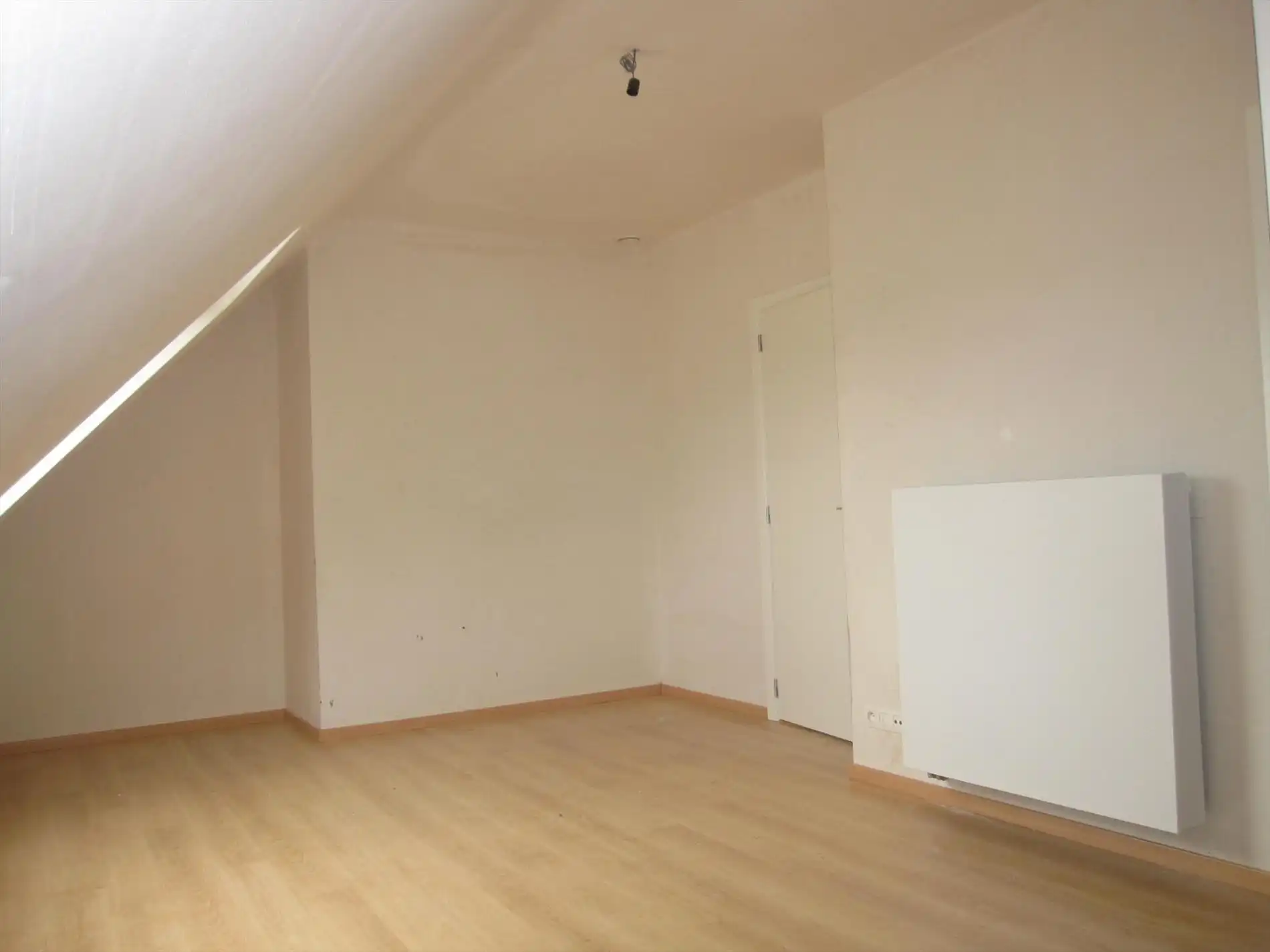 recent appartement met garage en kelderberging foto 7