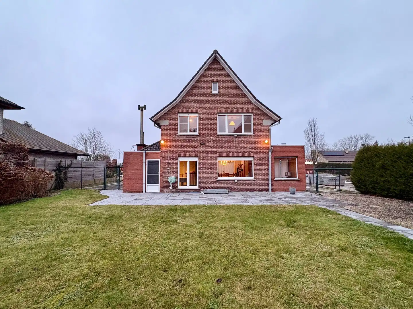 Alleenstaande woning te koop in Kuurne met ruime tuin, 3 slaapkamers en een topligging.  foto 15