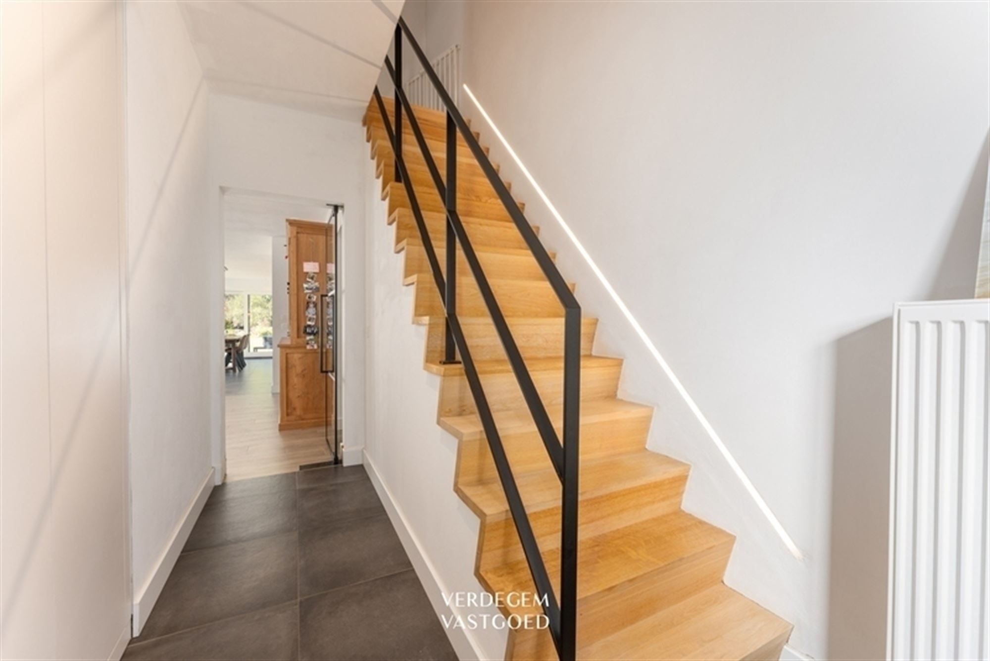Ultragezellige en instapklare woning in het hart van Wippelgem foto 3