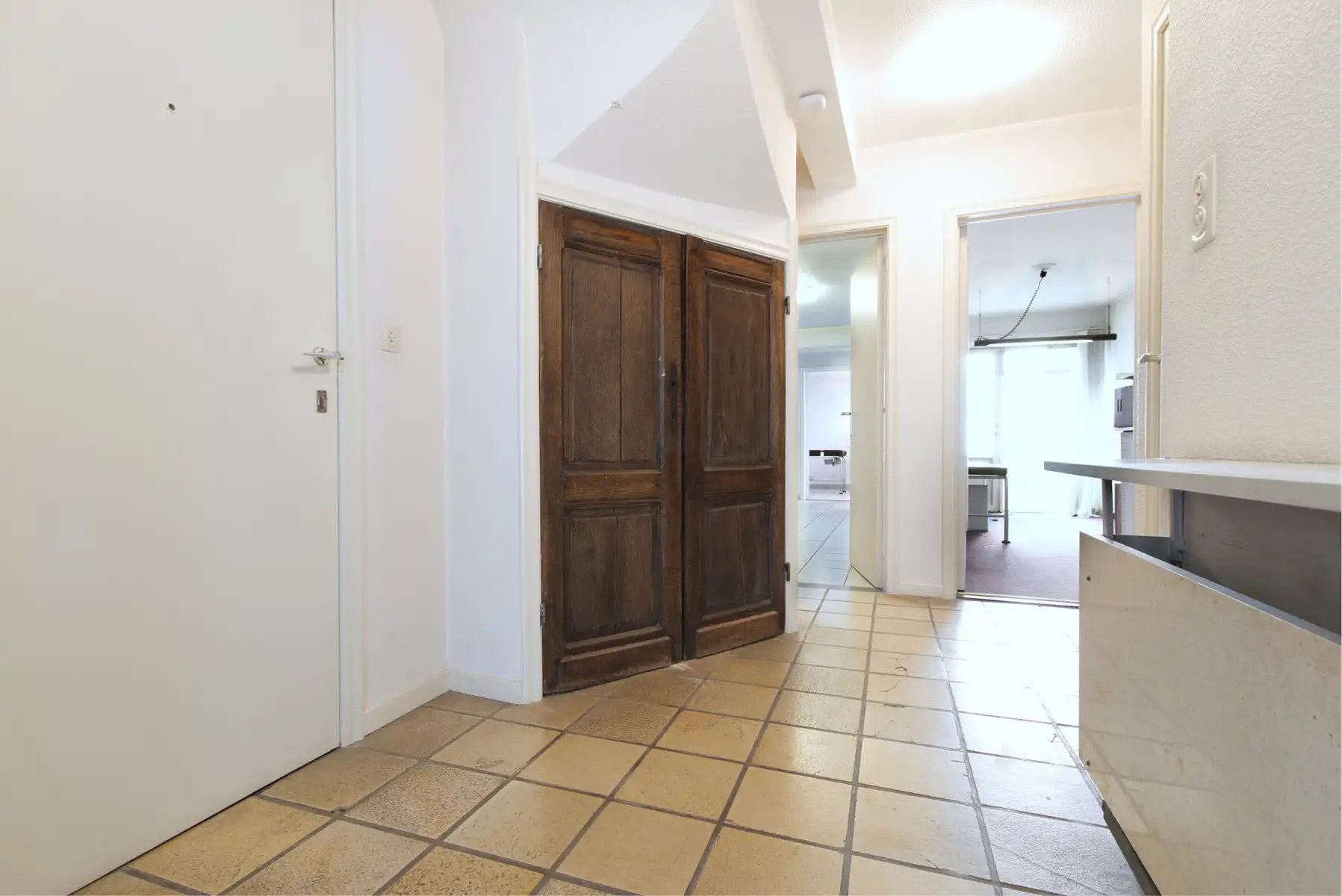 Kantoor - praktijkruimten - centraal - app. mogelijk foto 8