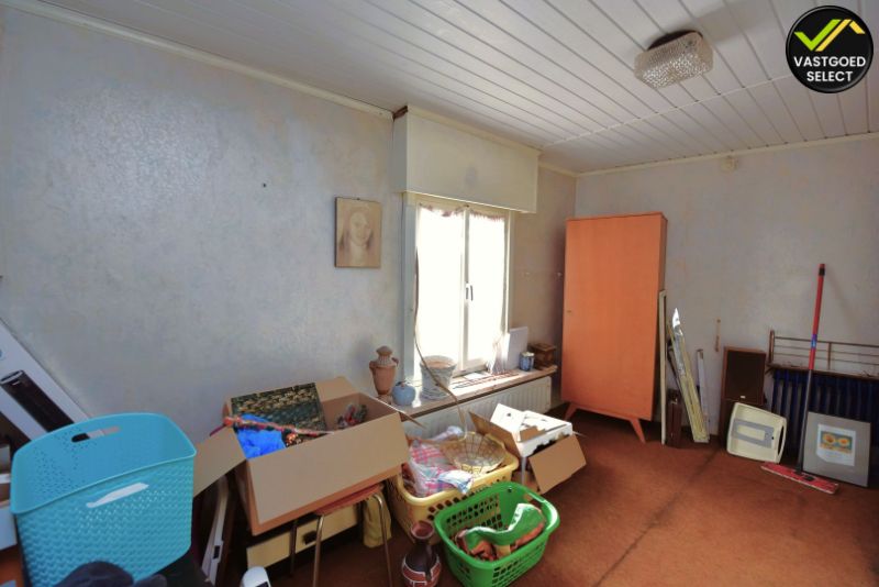 Te koop: Te renoveren kangeroewonen met 4 slaapkamers, badkamer en garage in het centrum van Maldegem – 376 m² perceel foto 16