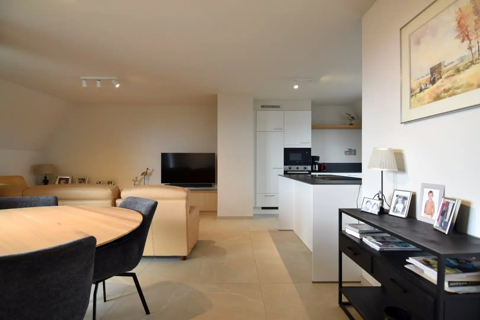 Penthouse (BJ 2021) met 2 slaapkamers, aparte dressing en zonnig terras te koop in Lendelede foto 2