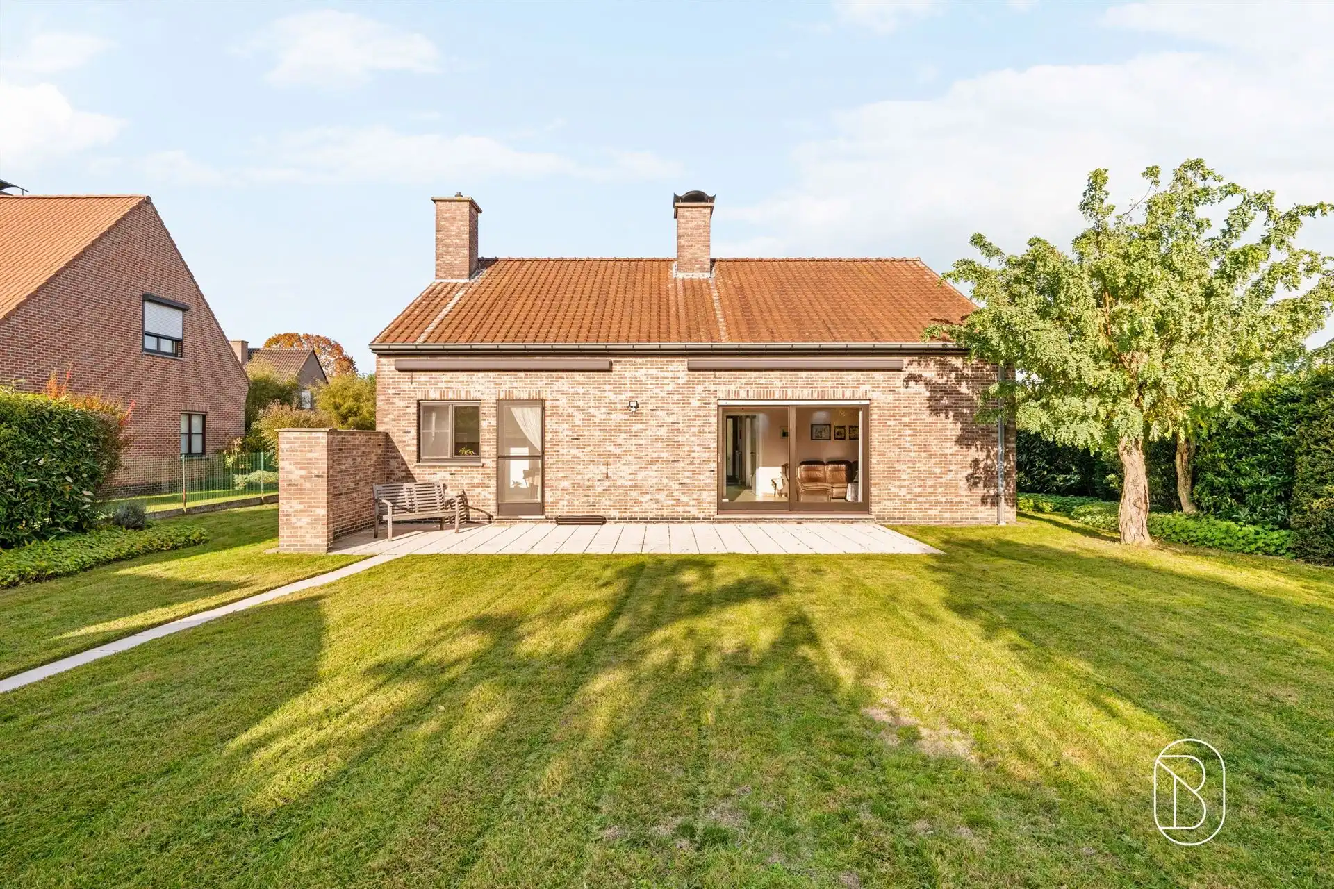 Rustig gelegen bungalow met ruime tuin foto 6