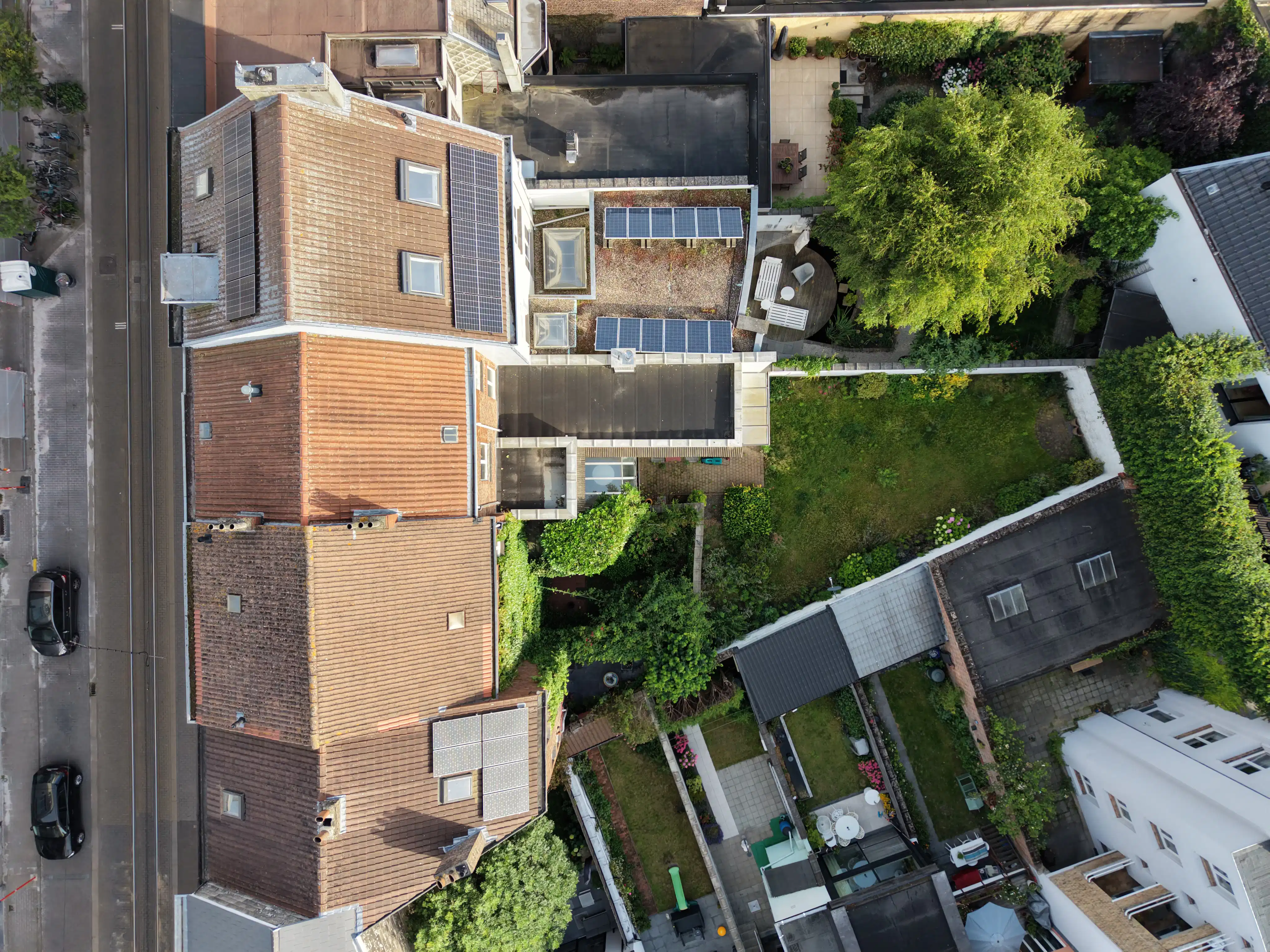 Karaktervolle interbellumwoning met uitzonderlijke stadstuin nabij de Coupure foto 21