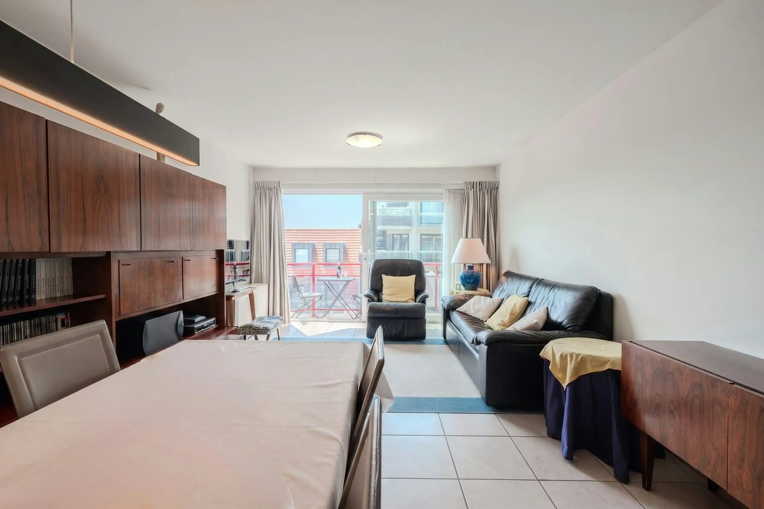 Instapklaar appartement met 2 slaapkamers en zijdelings zeezicht! foto 3