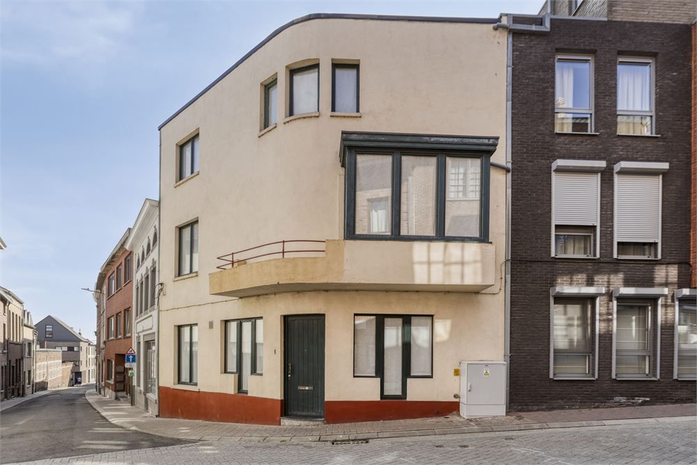 Instapklare stadswoning met uitzonderlijke ligging foto 2