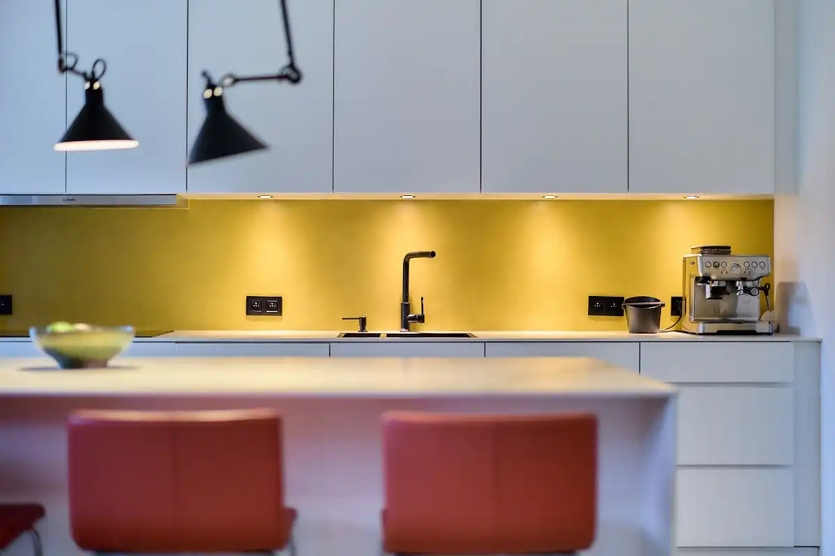 Hoogwaardig gerenoveerd villa-appartement met grote zonnige tuin. foto 19