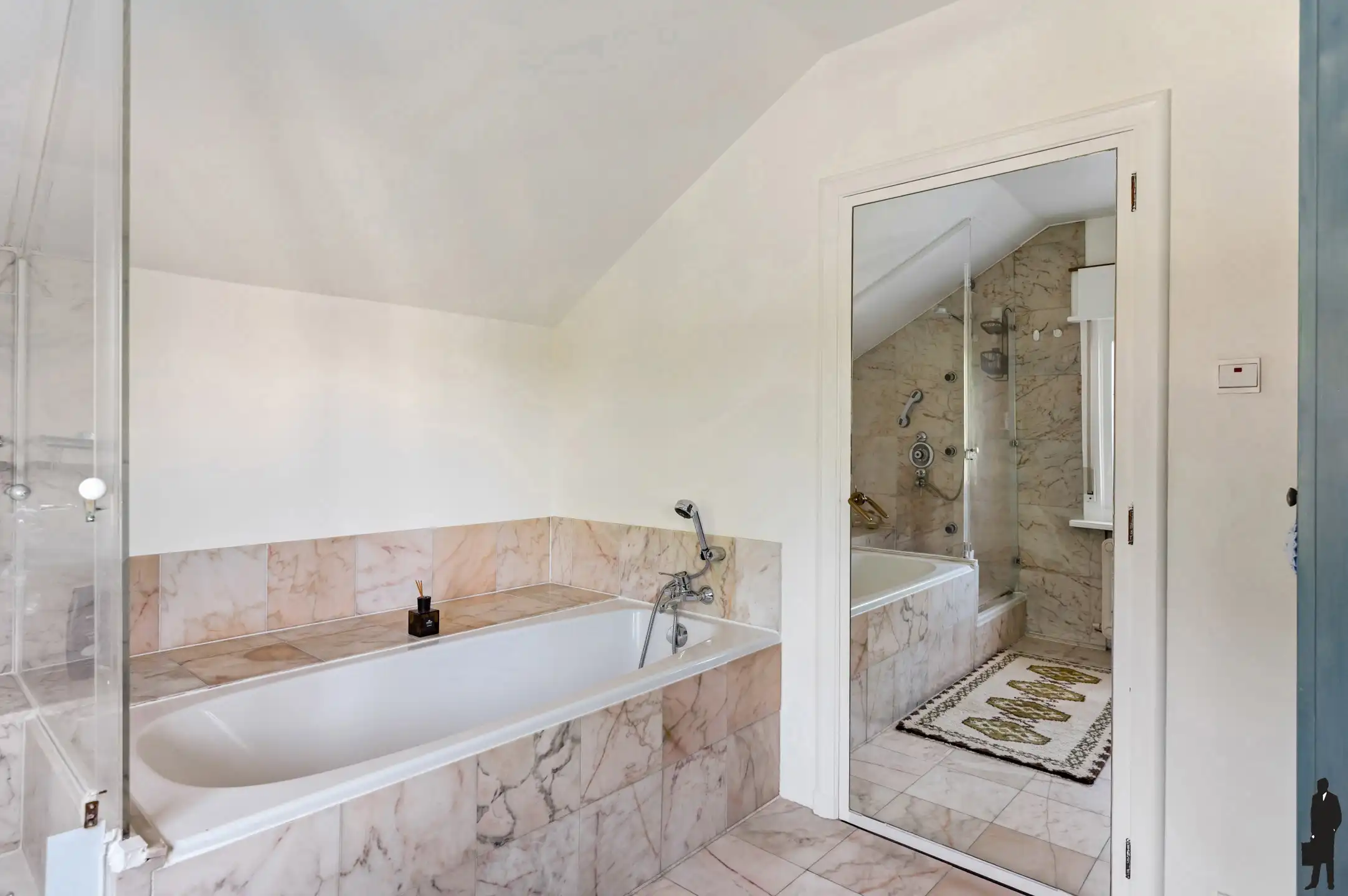 Welgelegen charmante villa met 3 slpks en bureau op GLVL foto 24