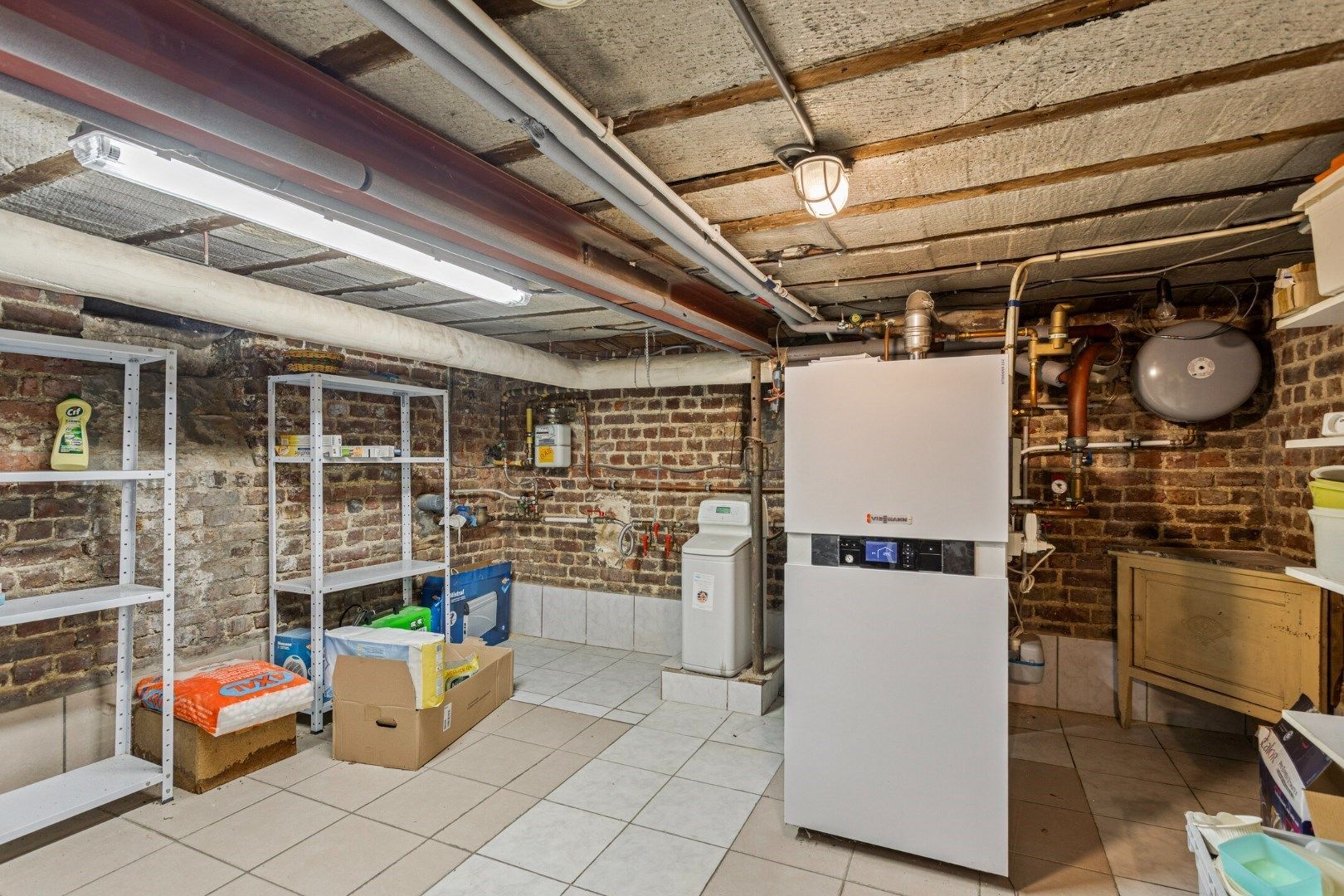 Ruime woning met karakter + appartement + werkplaats en garages te Tongeren-Sluizen foto 26