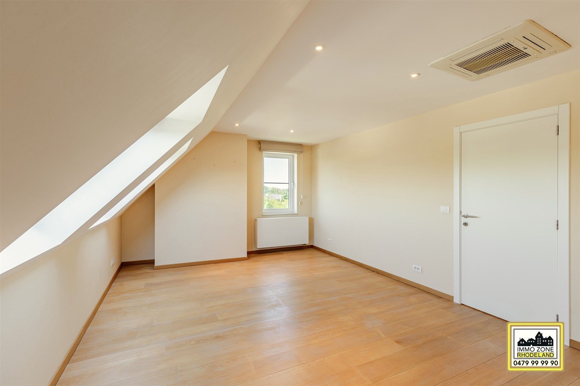 Ruime duplex met 3 slaapkamers met terras.  foto 15