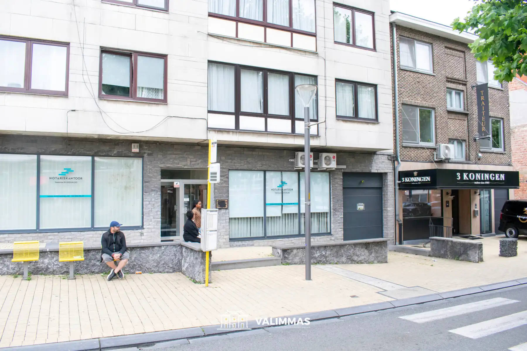 Autostandplaats te Zellik centrum.... foto 2