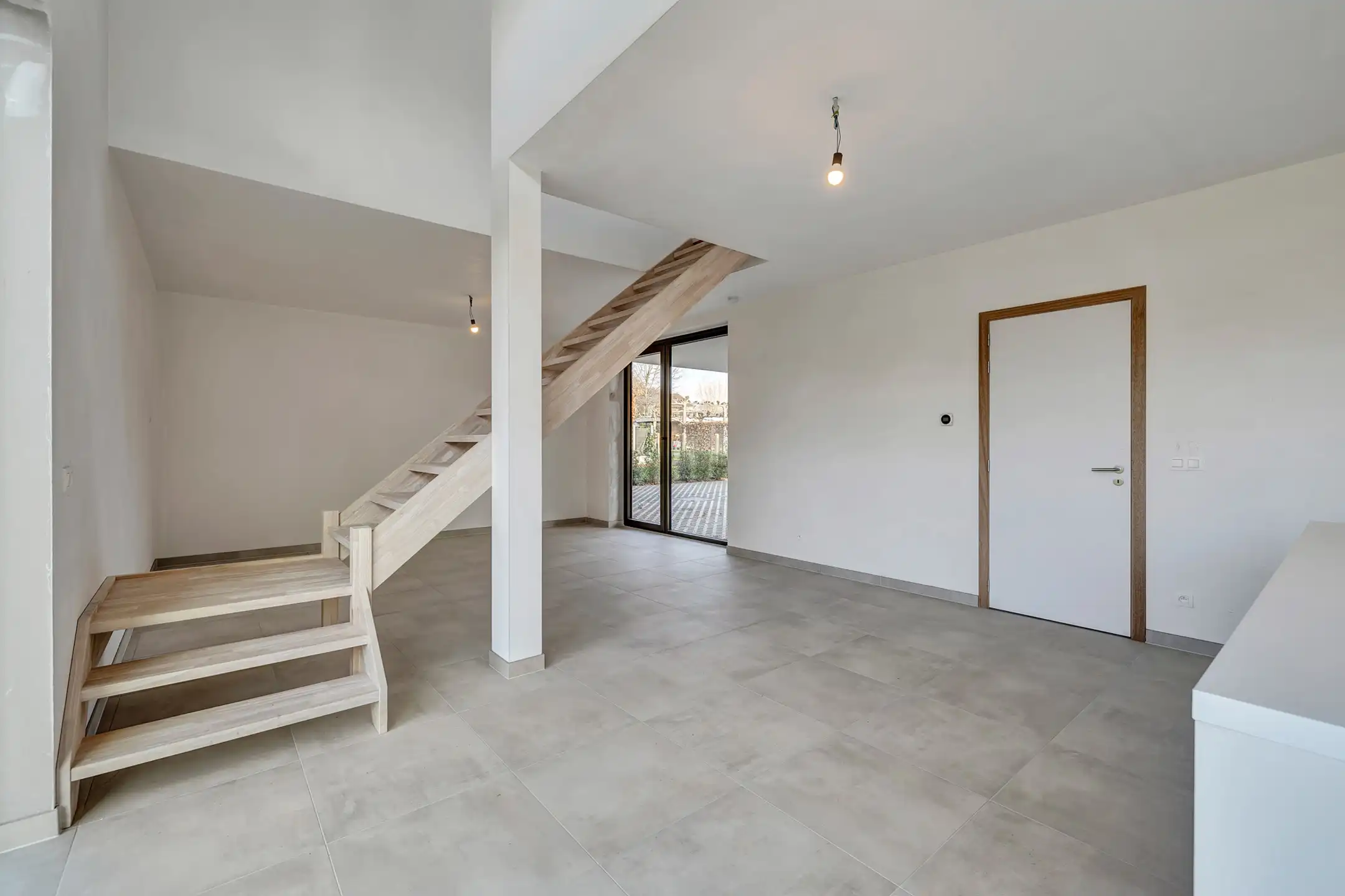 Prachtige nieuwbouwwoning in uniek woonerf foto 11