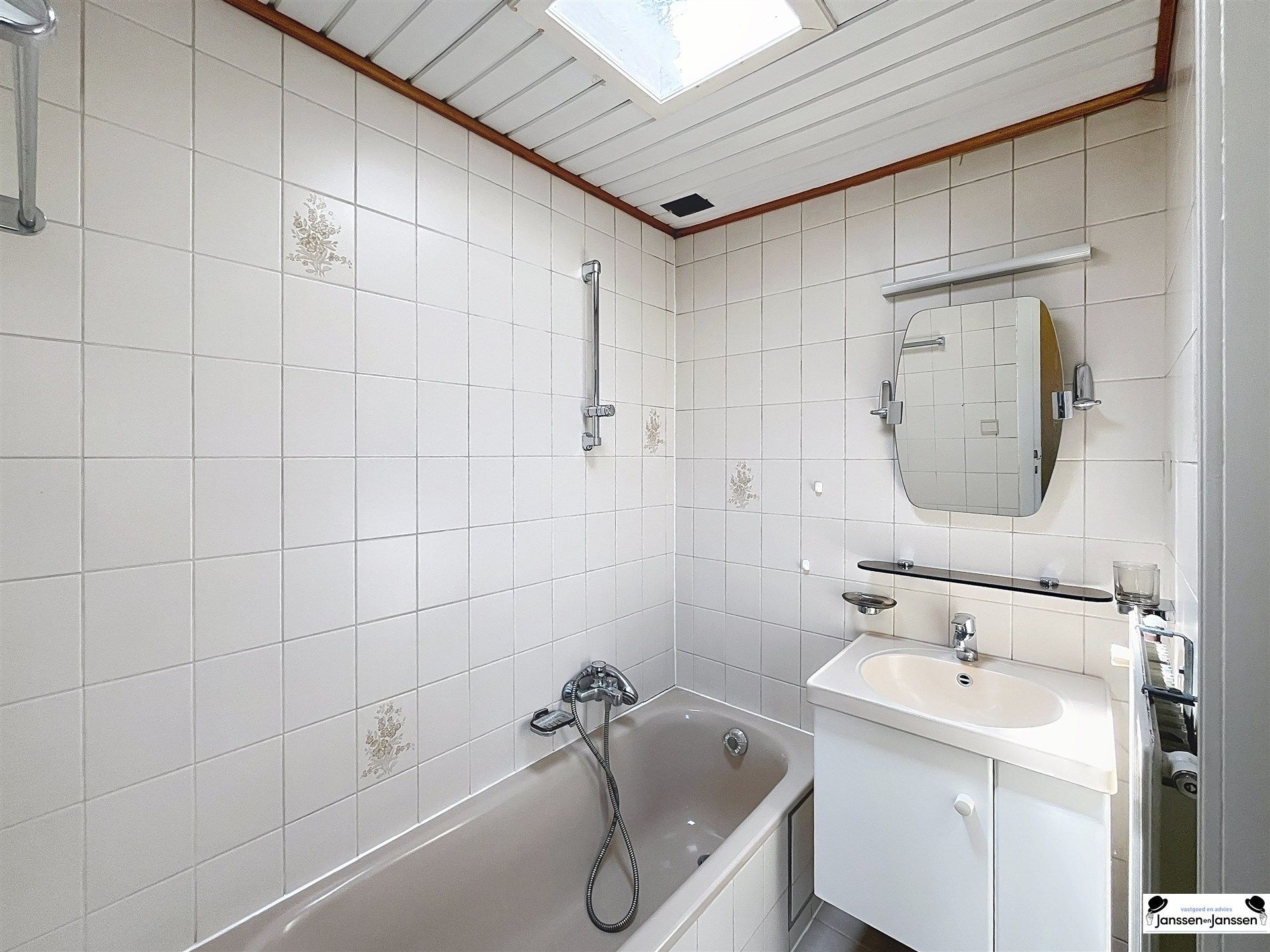 Te renoveren halfopen gezinswoning met potentieel in Gooreind (Wuustwezel) foto 10