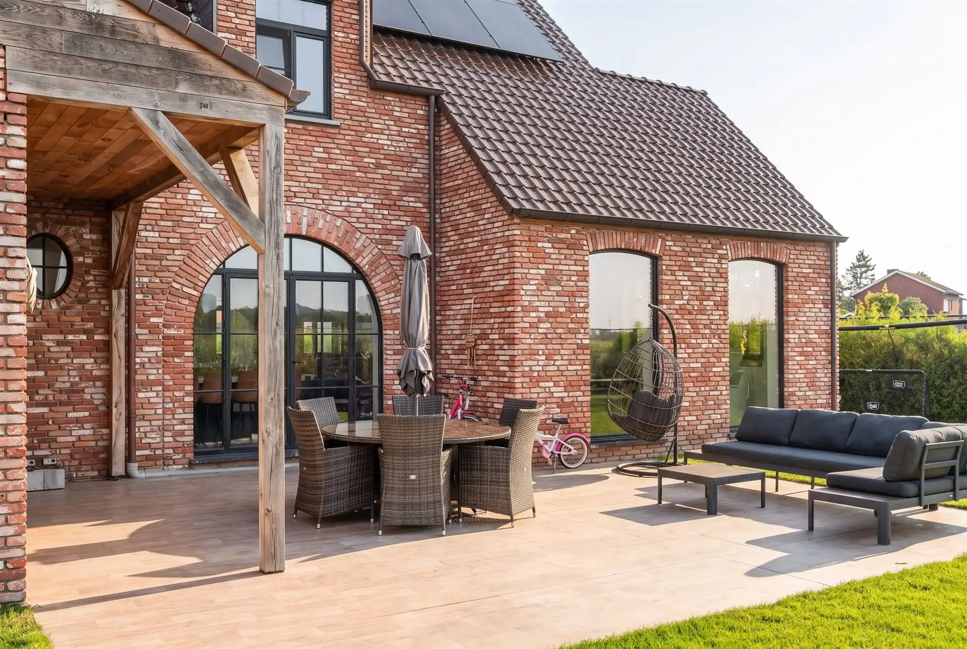 Recente pastorijwoning met 5 slk, lift en ruime tuin! foto 5