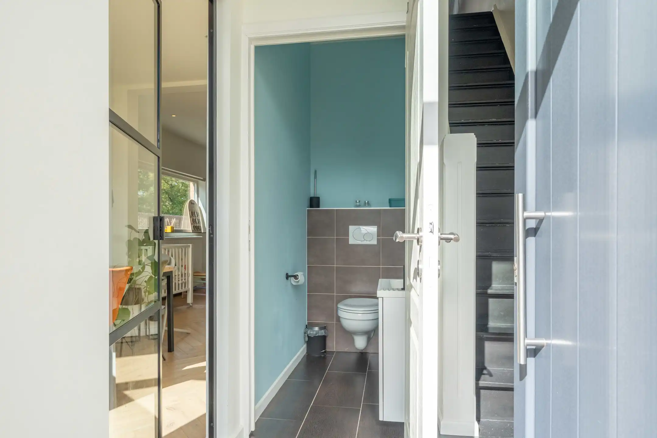 Instapklare 3 slaapkamerwoning met bureau en tuin te Turnhout foto 3