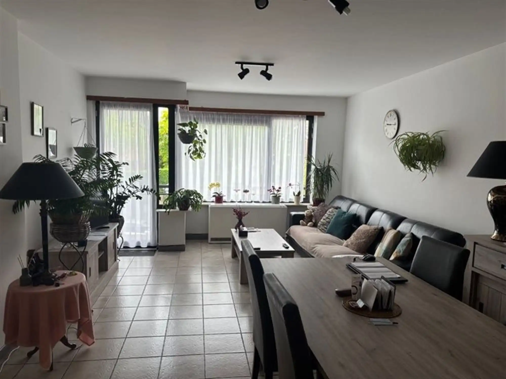 mooi licht 2-slaapkamer appartement op eerste verdieping foto 18