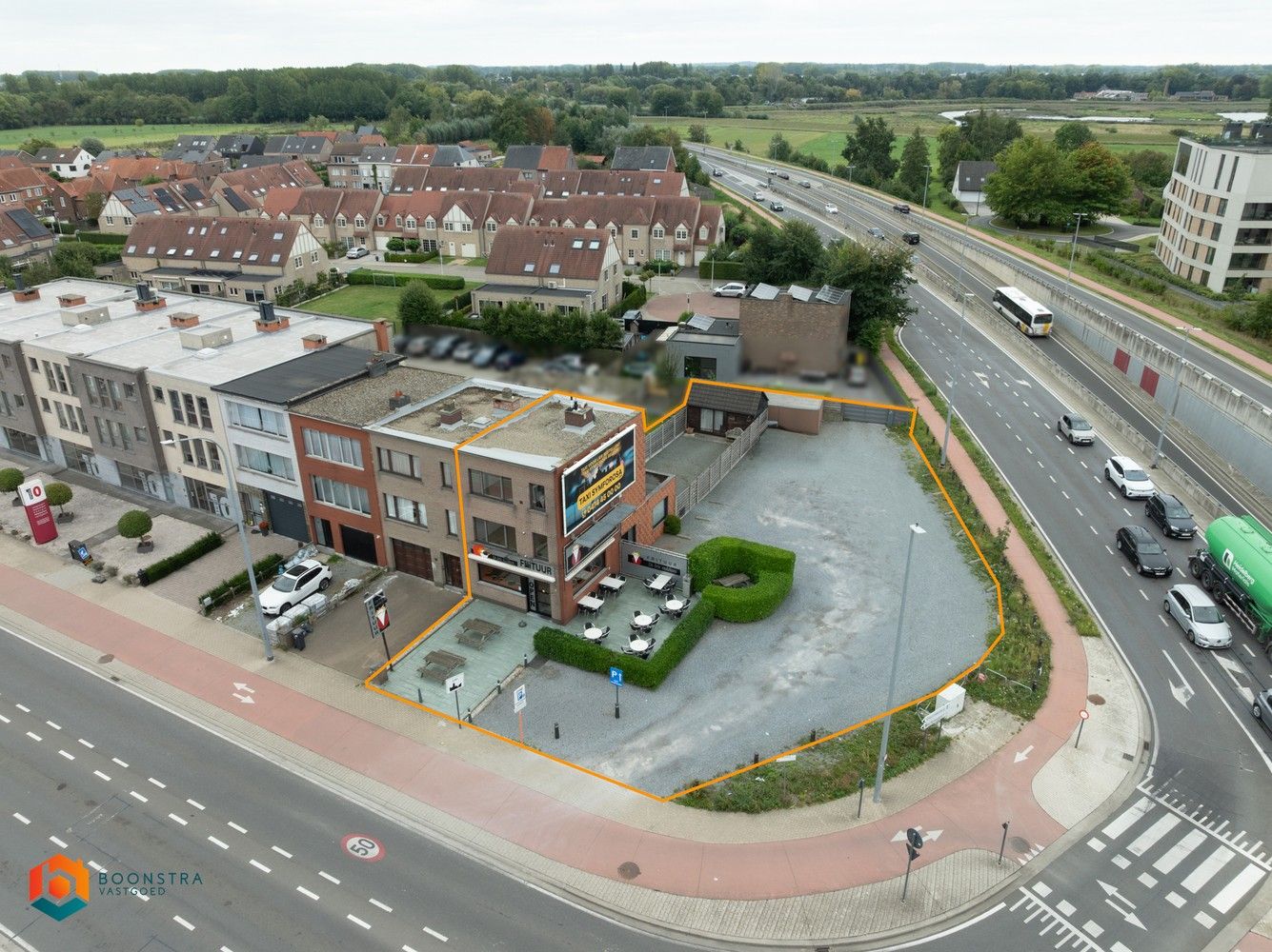 Handelspand met naastgelegen bouwgrond en woonst foto 13