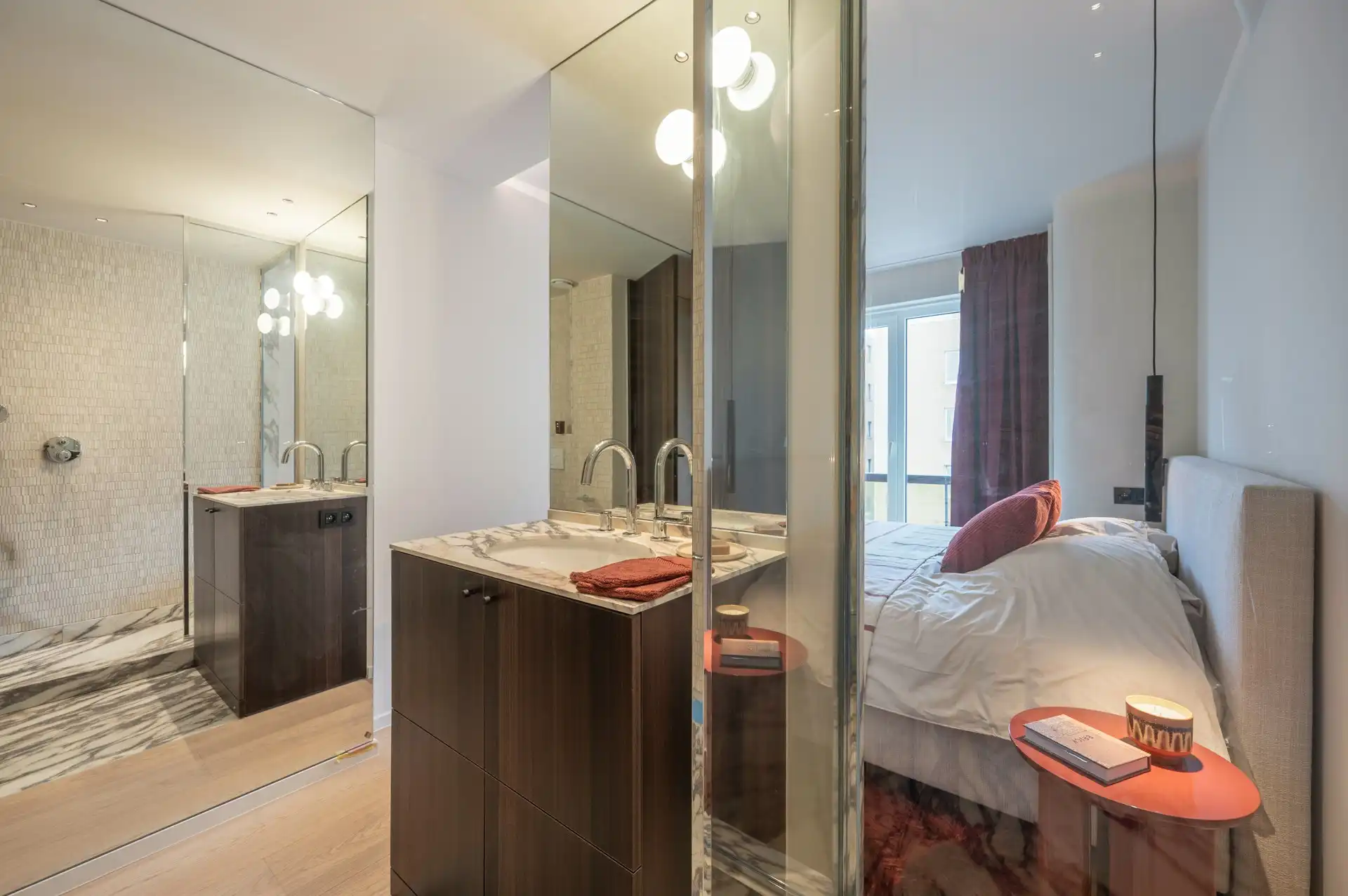 Centraal gelegen gerenoveerd appartement met twee terrassen nabij de Lippenslaan foto 16