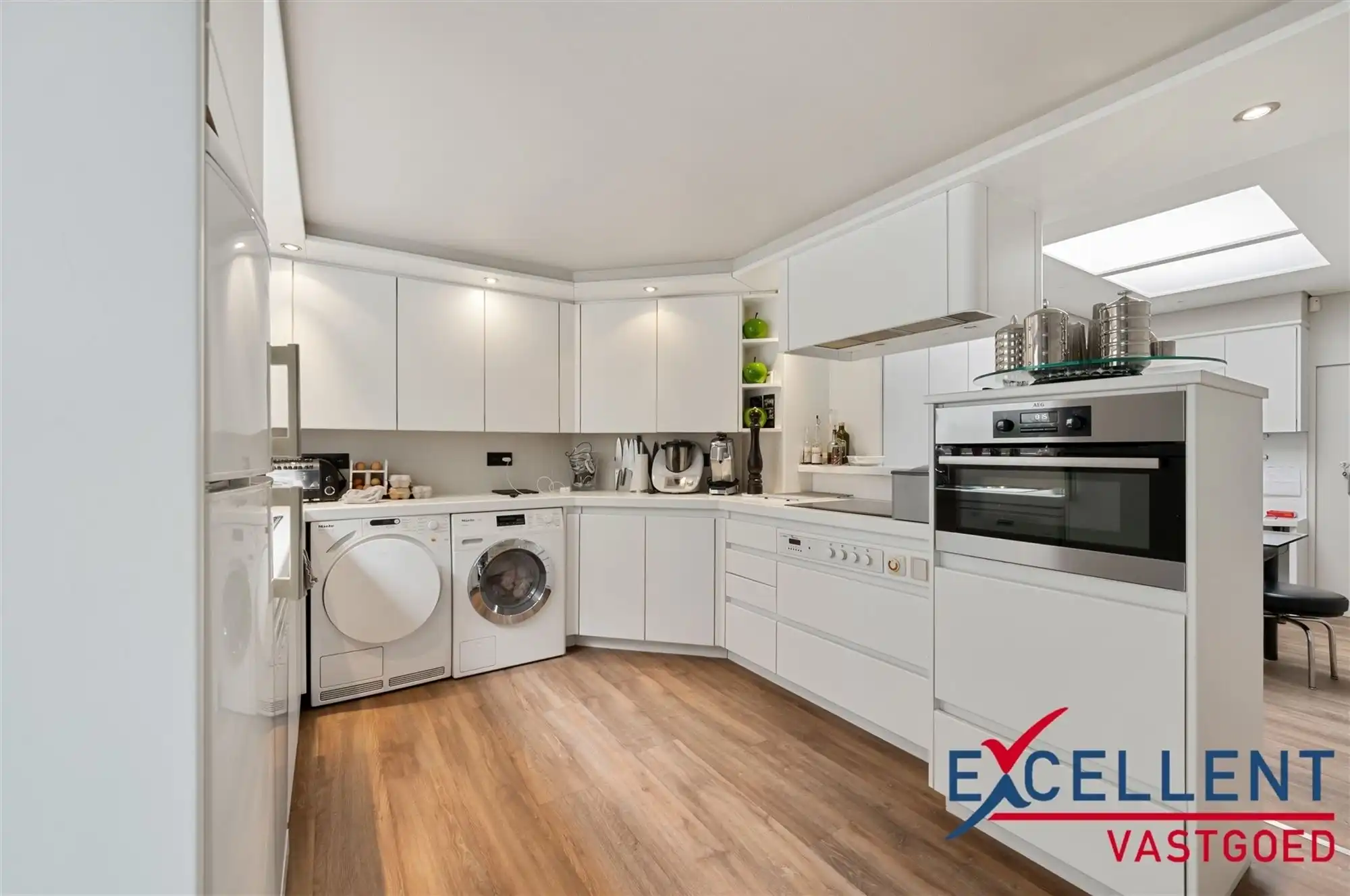 Uniek handelspand met ruime woonst foto 11