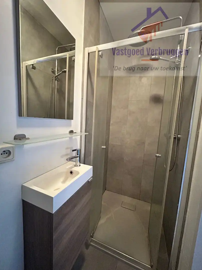 Studio op topligging aan station Gent foto 5