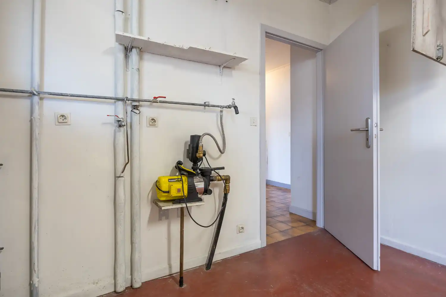 Te renoveren bungalow met potentieel in Jabbeke foto 17