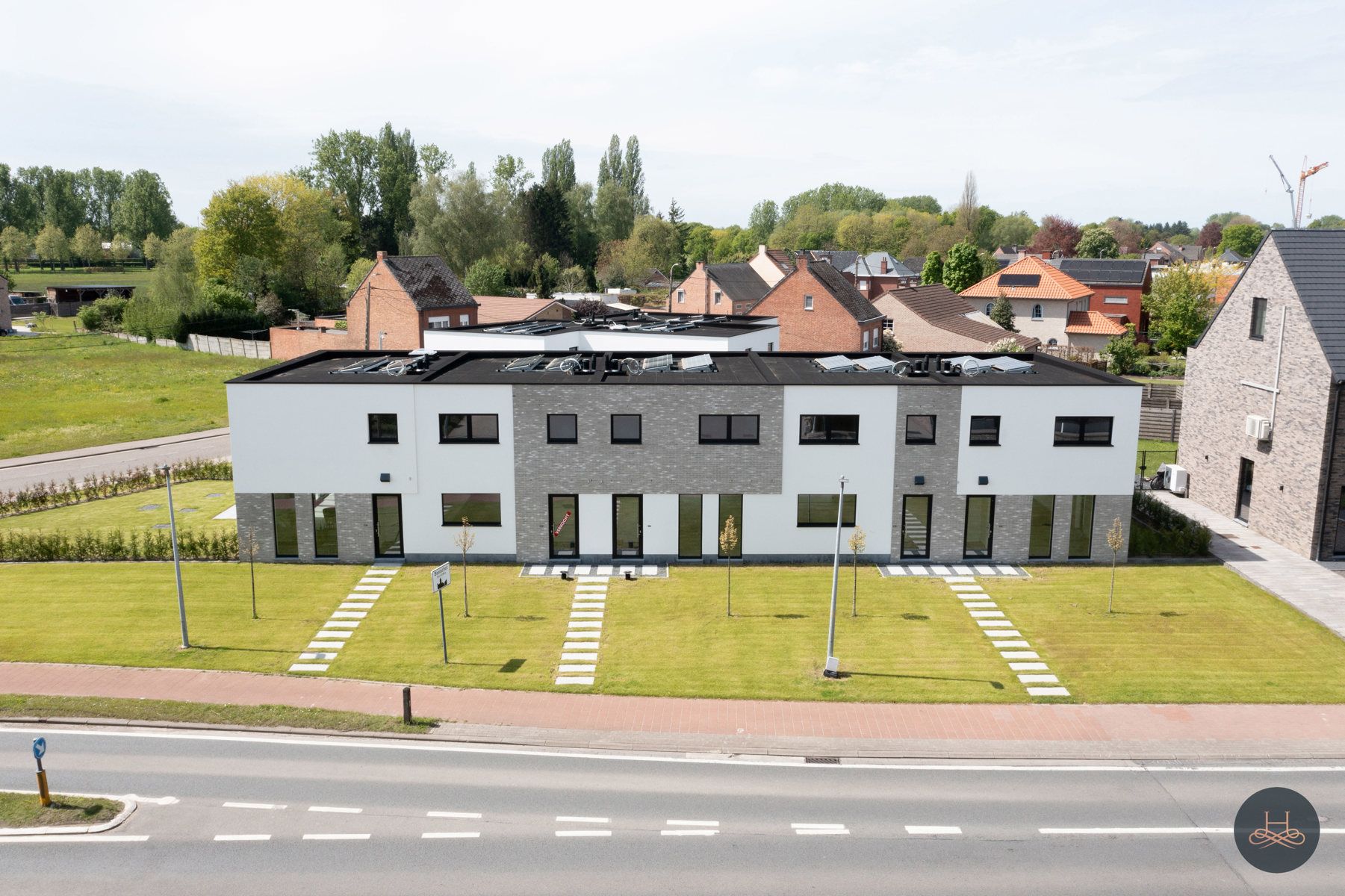 Gesloten BEN - woning met luxueuze afwerking op toplocatie foto 2