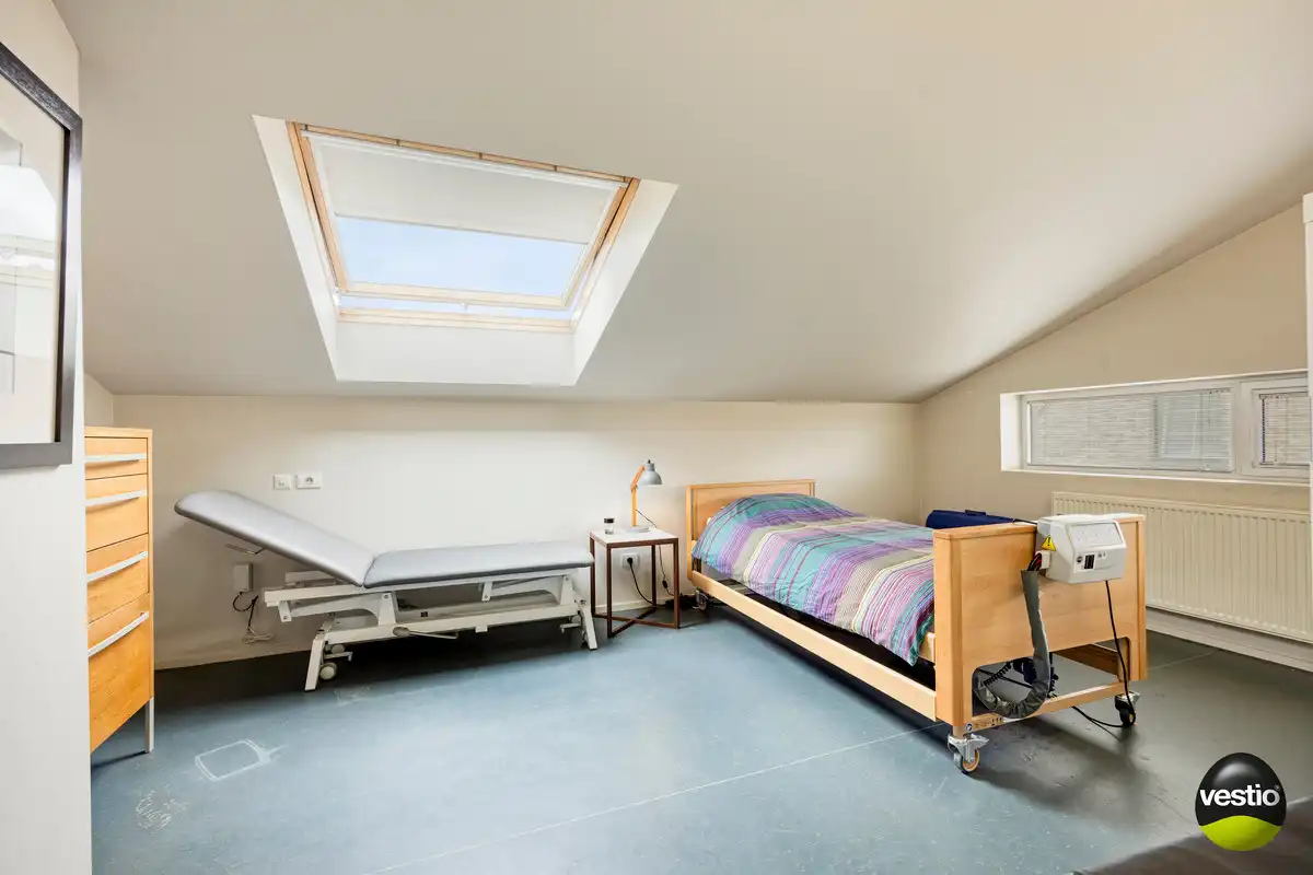 TIJDLOZE MODERNE WONING OP 10A73CA TE HOESELT. foto 28