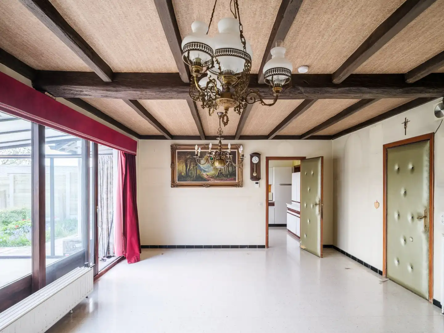 Rustig gelegen, halfopen woning met renovatiepotentieel foto 5
