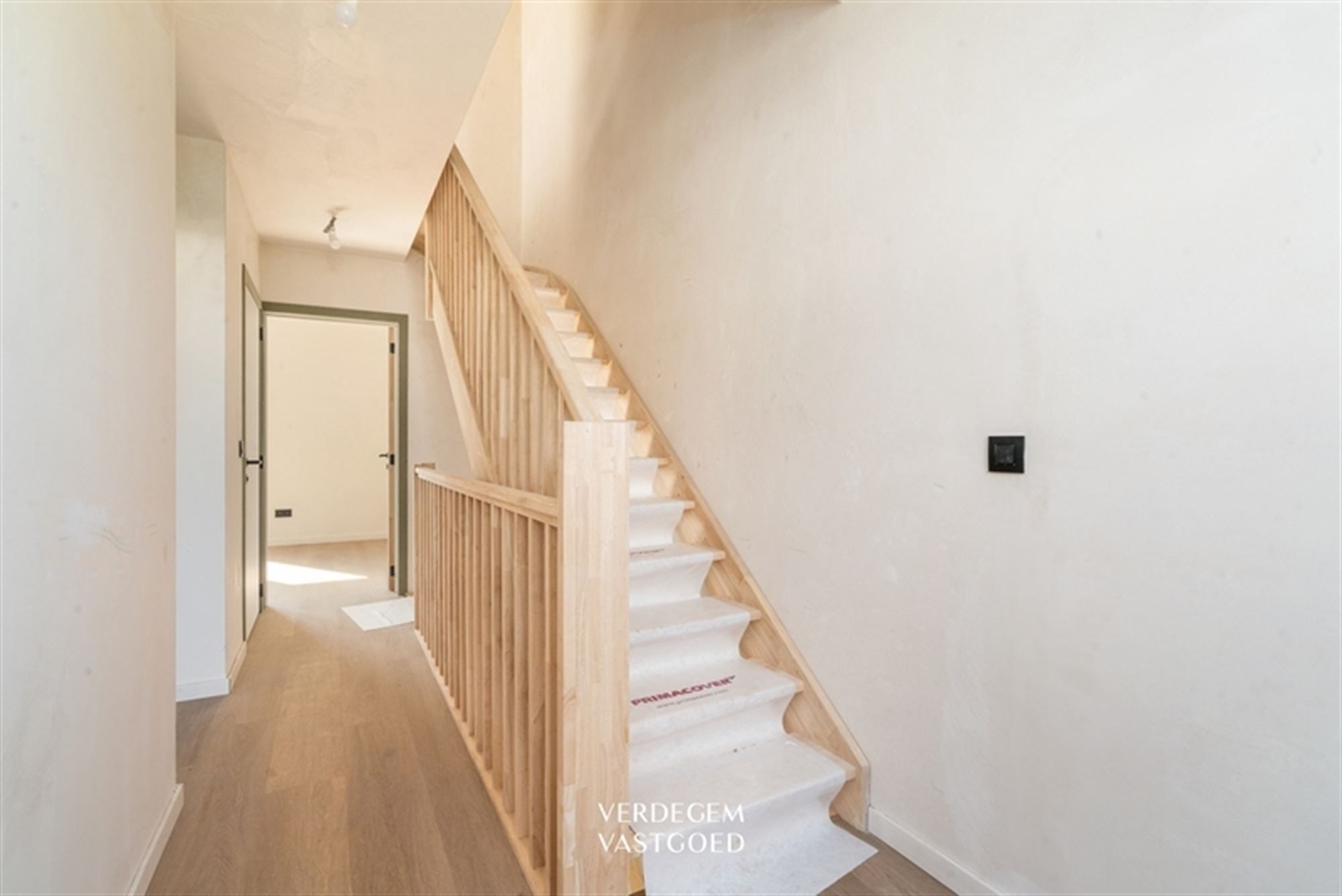 Prachtige nieuwbouwwoning met 4 slaapkamers en zuid tuin foto 11