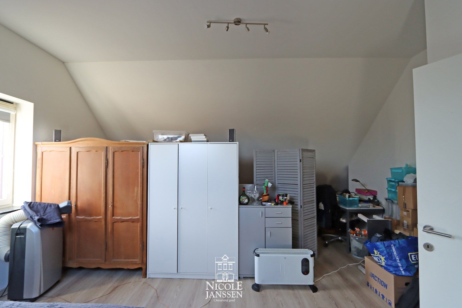 Nieuwbouwwoning met drie slaapkamers, tuintje en carport op een aangename en rustige locatie in Kessenich foto 16