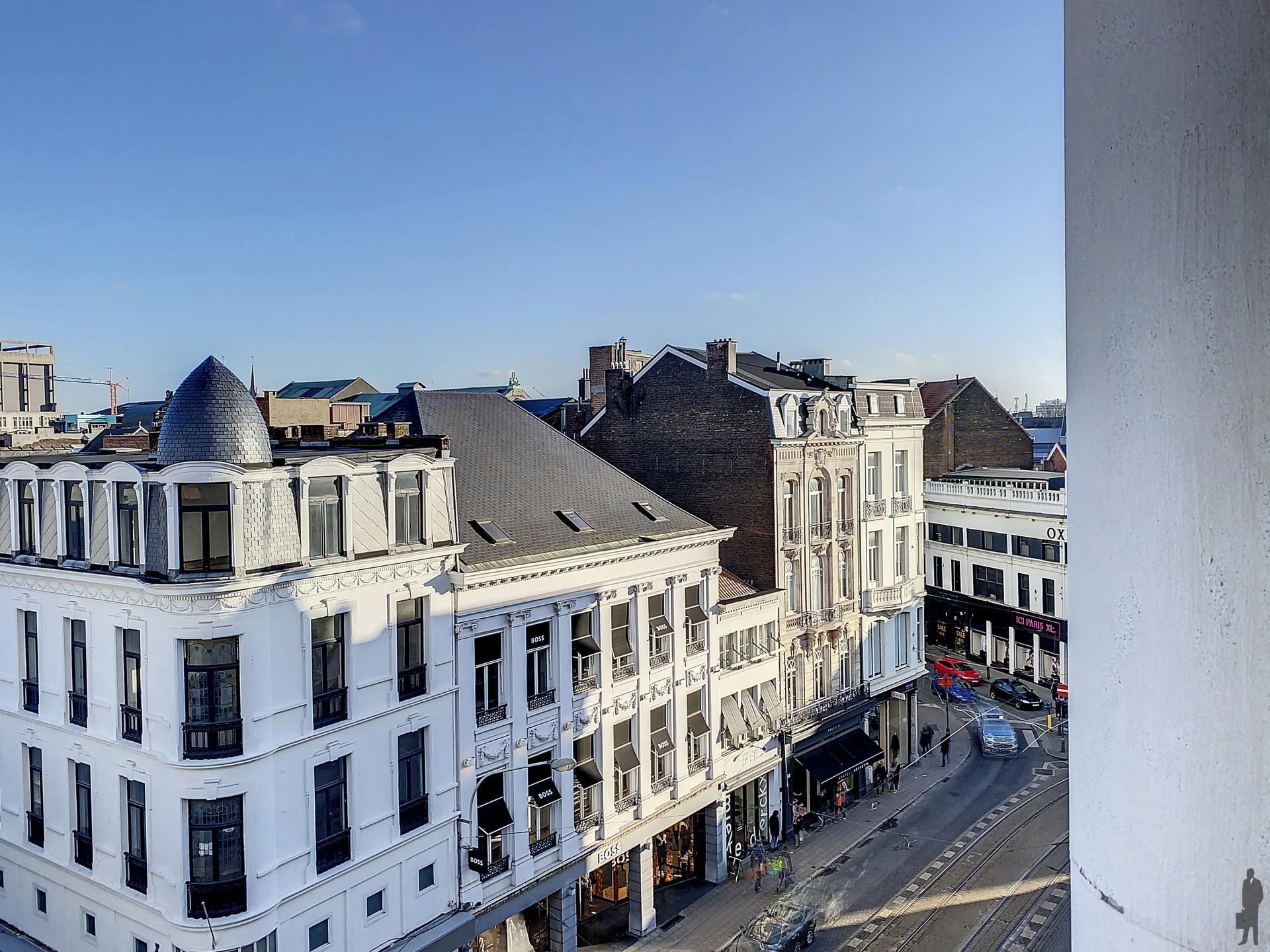 Mooie gemeubelde studio te huur in hartje Antwerpen! foto 7