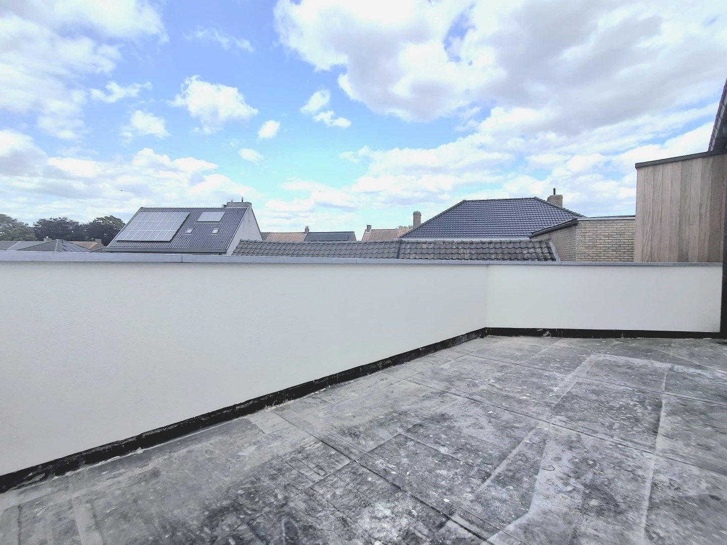 RUIM, VOLLEDIG GERENOVEERD APPARTEMENT MET TWEE SLAAPKAMERS EN GARAGE IN HARTJE AARSELE foto 6