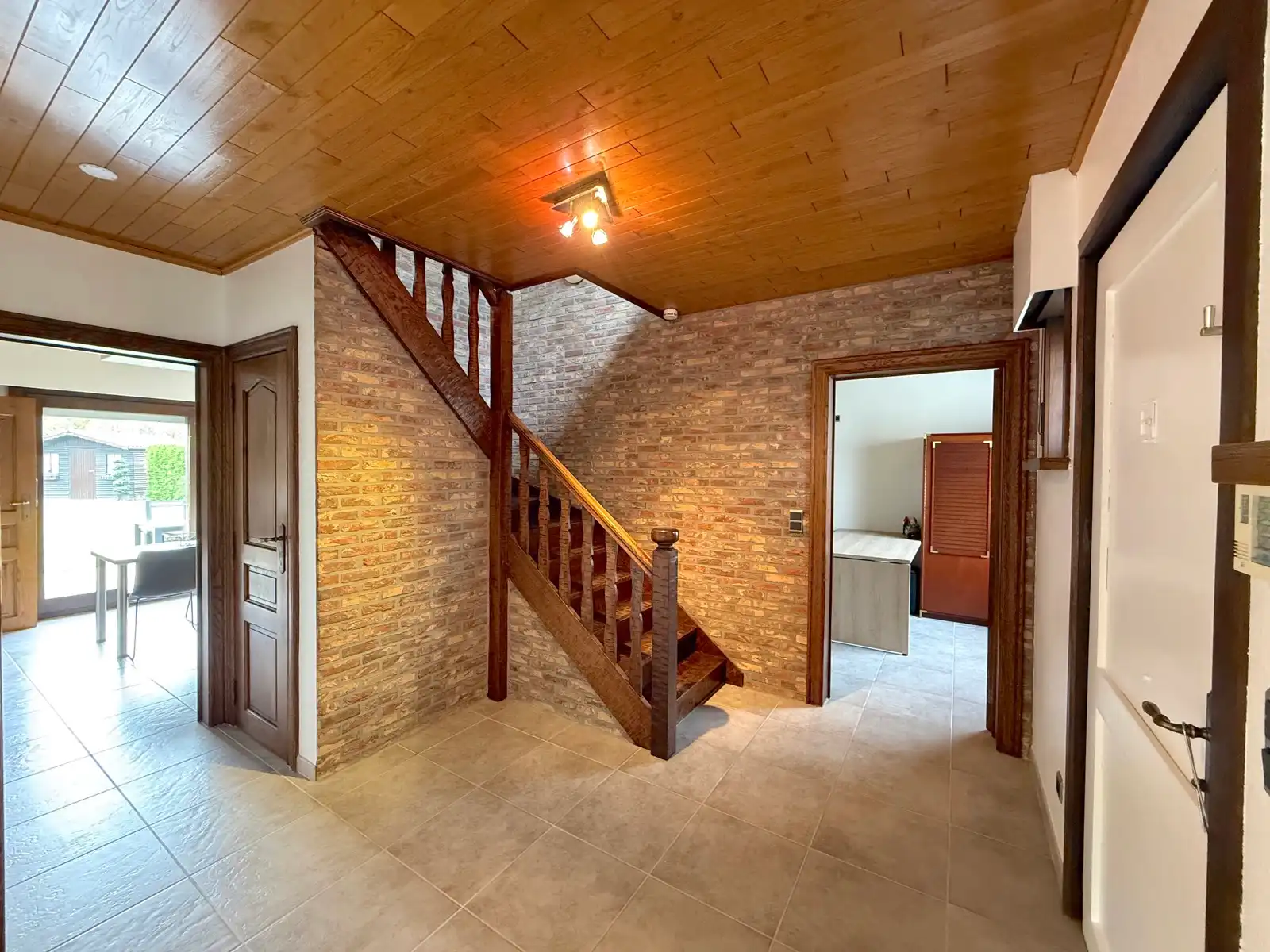 Villa met 4 slaapkamers en zongerichte tuin foto 14