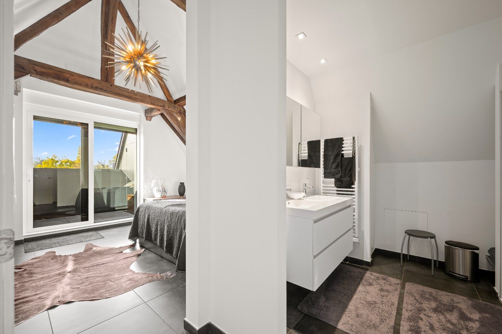 Instapklare, moderne penthouse op de Grote Markt in Tienen foto 19