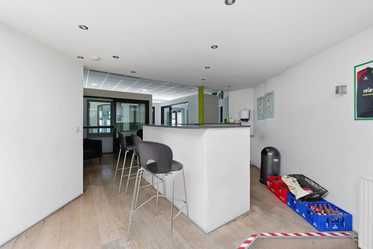 Multifunctioneel gebouw met woonst foto 17