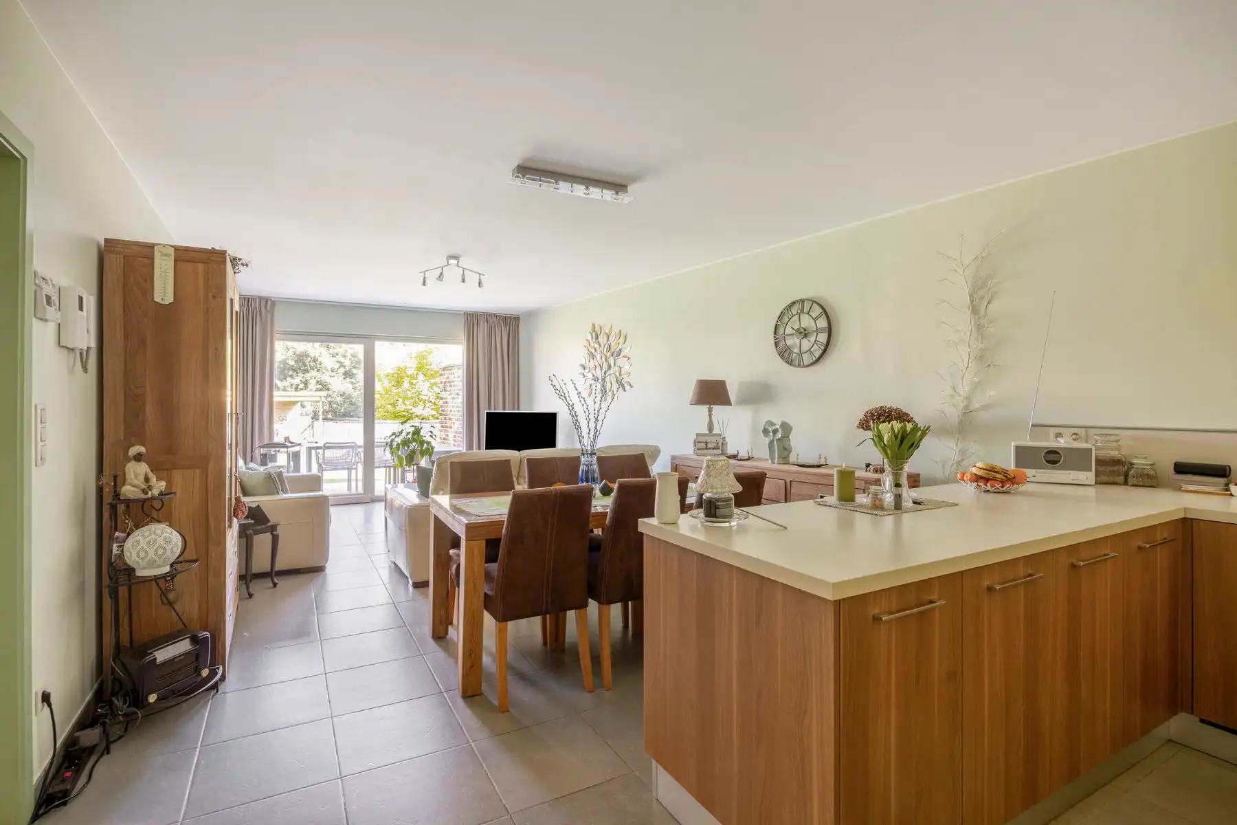 Gelijkvloers appartement met 2 kamers, tuin en garage foto 6