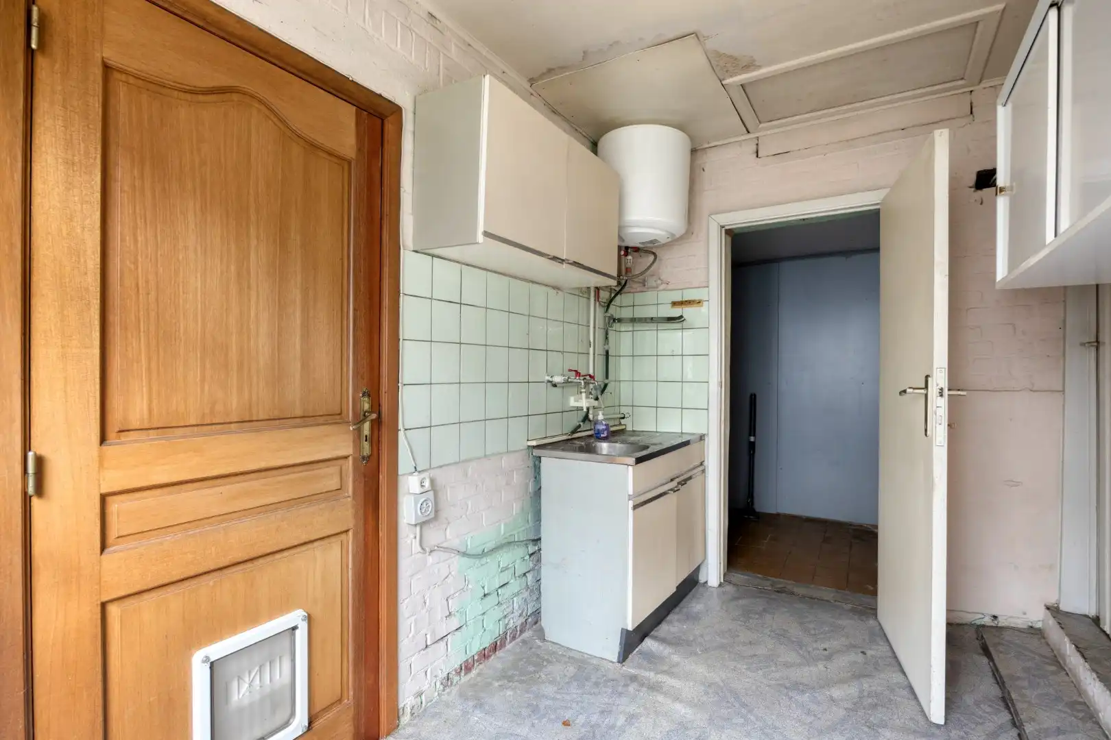 Hoeve met binnenkoer, stallen en tuin in landelijke dorpsligging te Nerem foto 12