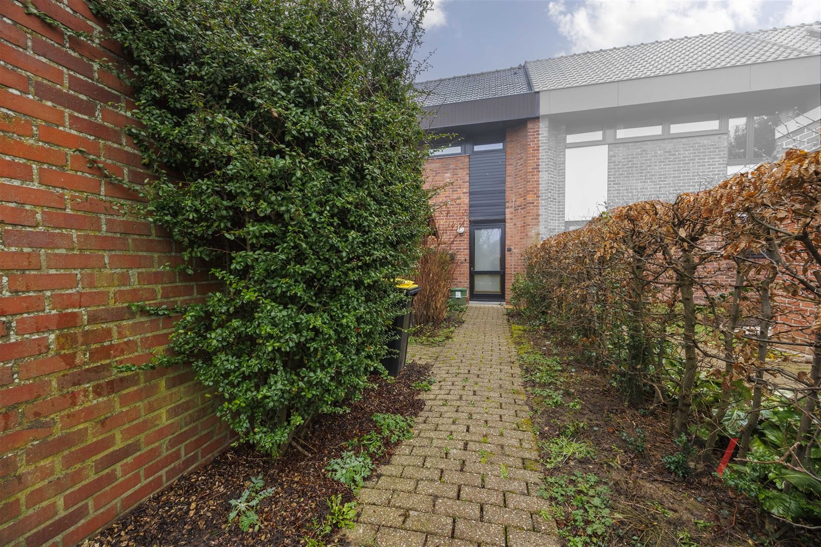 Charmante woning met ruime tuin foto 3