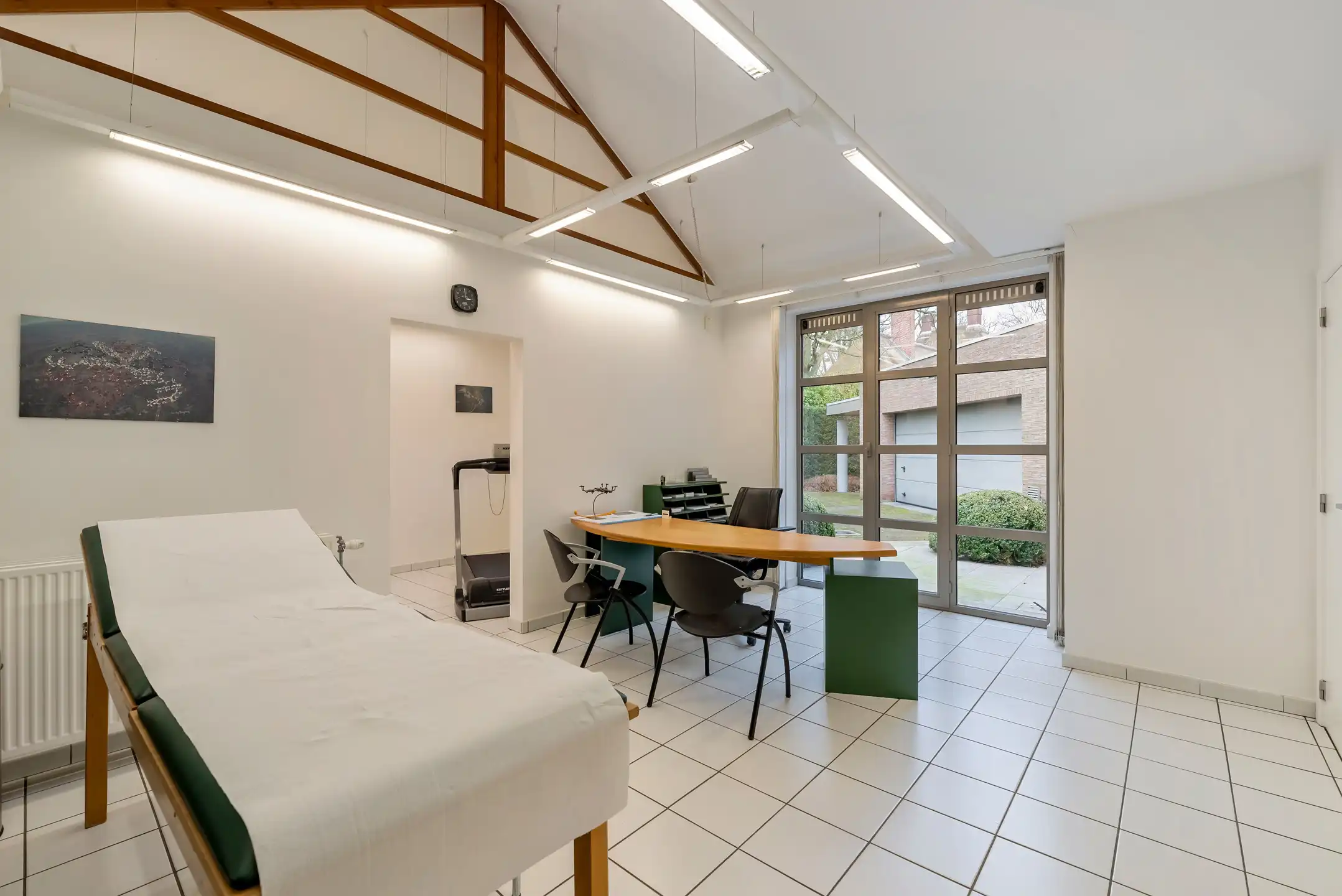 VILLA MET APARTE PRAKTIJK OF APART KANTOOR AAN HUIS (vrij beroep mogelijk!)  foto 12