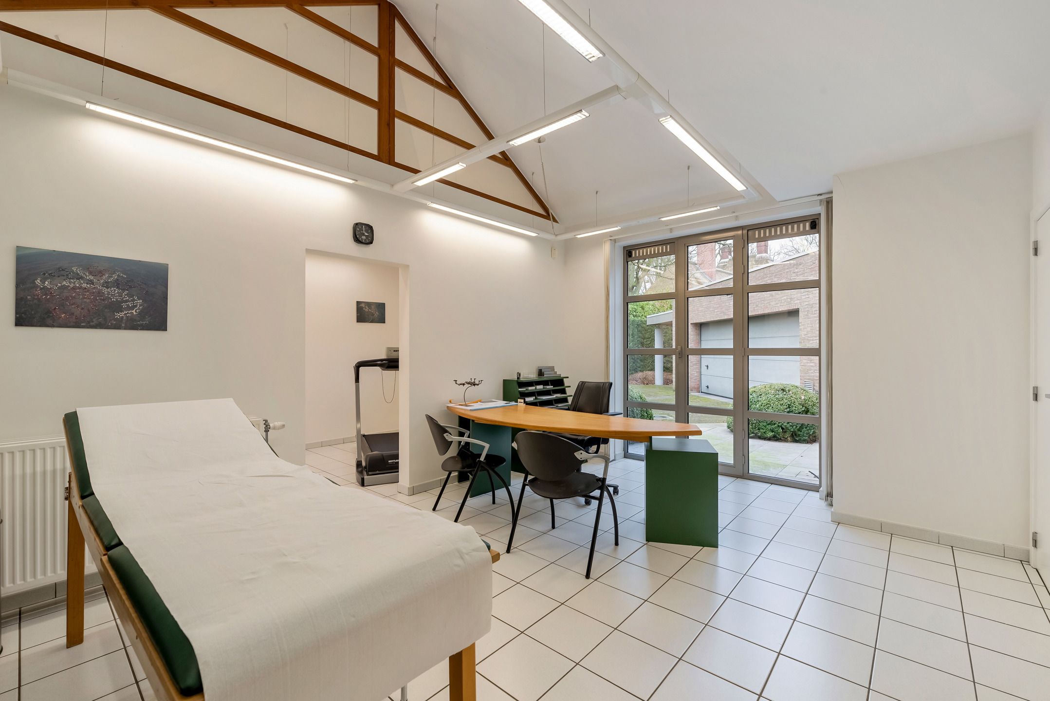 VILLA MET APARTE PRAKTIJK OF APART KANTOOR AAN HUIS (vrij beroep mogelijk!)  foto 12