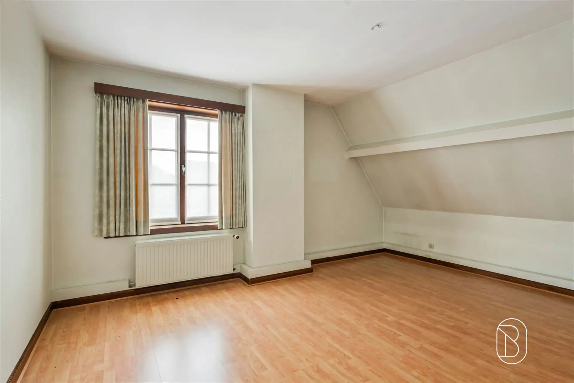 Landhuis-villa in Deerlijk omgeven door groen met 4 kamers foto 22