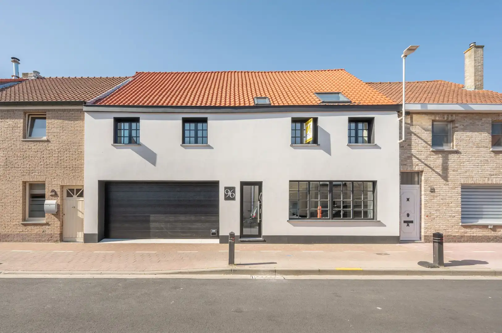 Volledig gerenoveerde stadswoning met dubbele gevelbreedte, tuin en garage foto 30