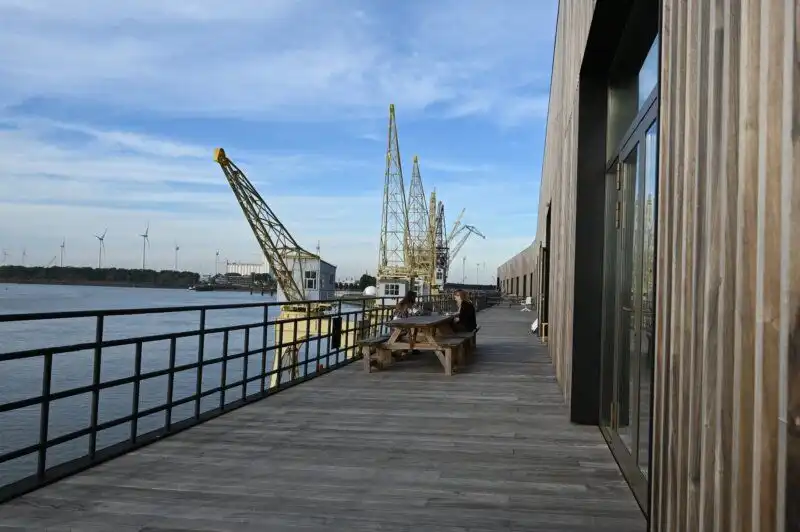 Hangar 26-27, 2000 Antwerpen foto {{pictureIndex}}