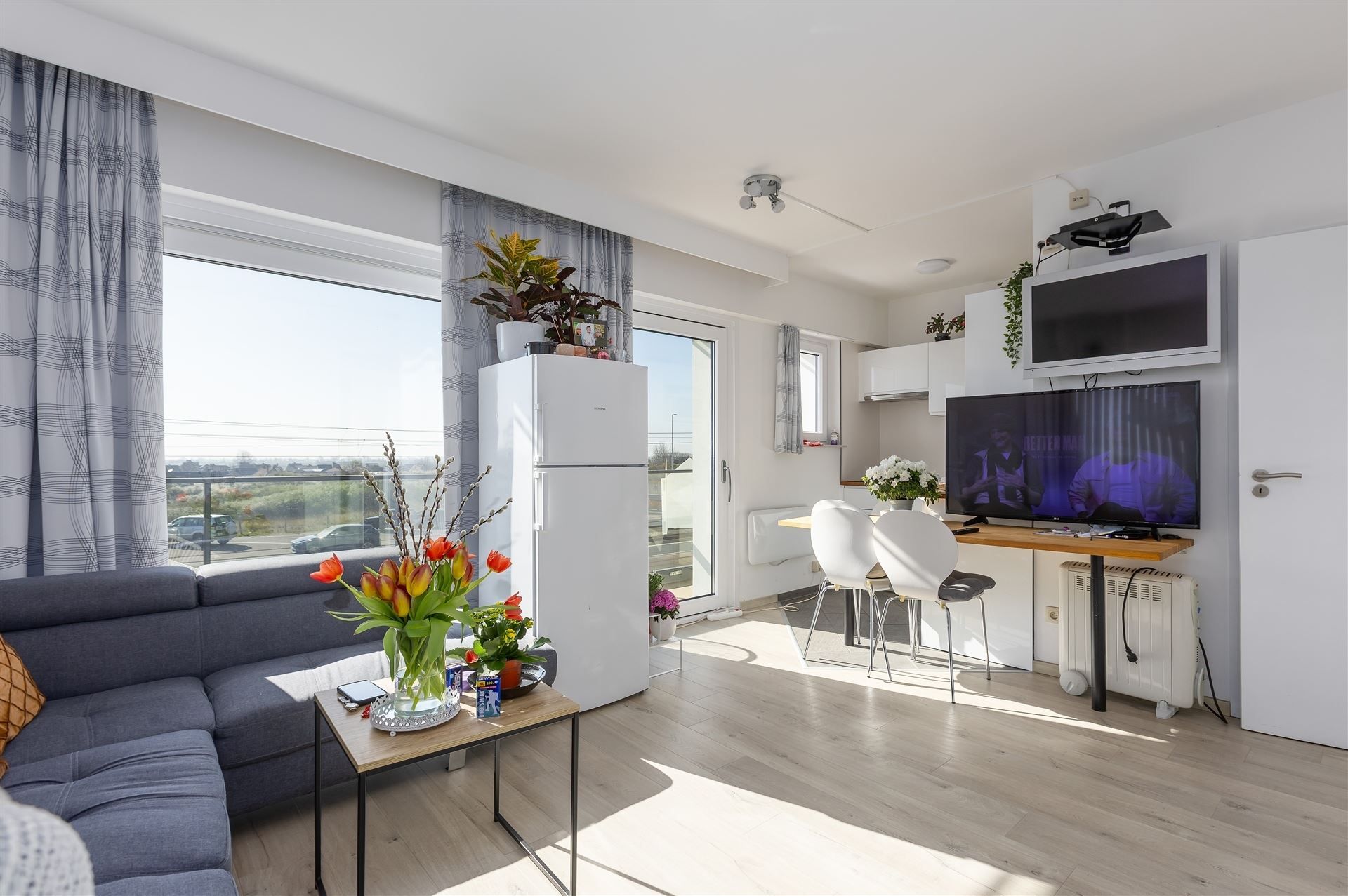 studio foto {{pictureIndex}}