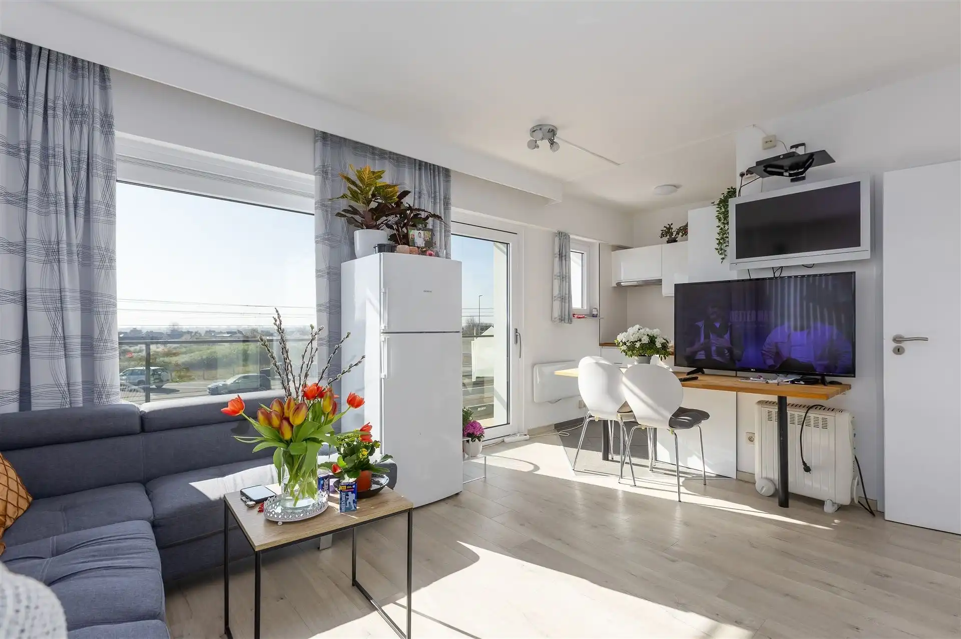 studio foto {{pictureIndex}}