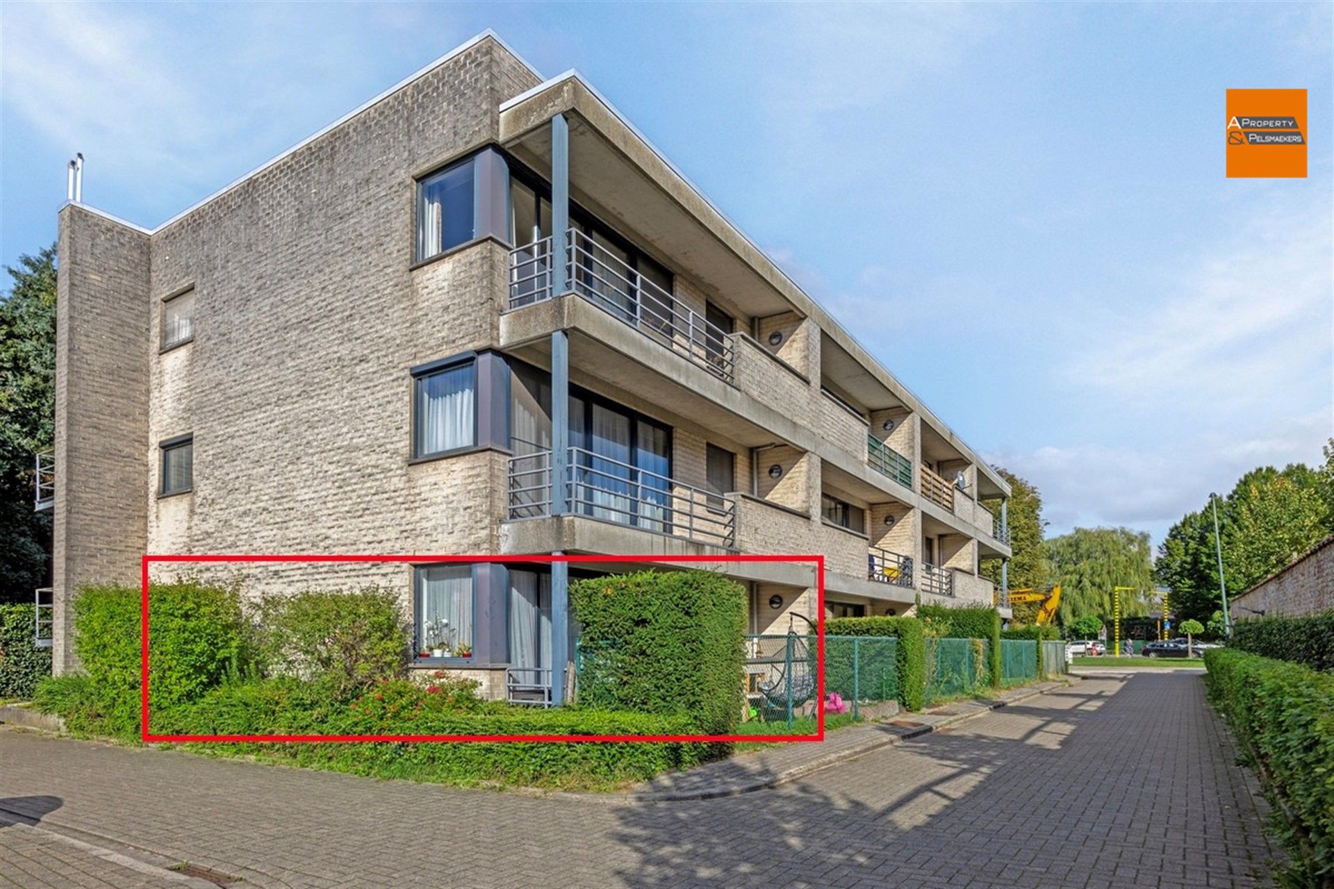 IN OPTIE Appartement 1 slpk met tuintje en garage foto {{pictureIndex}}