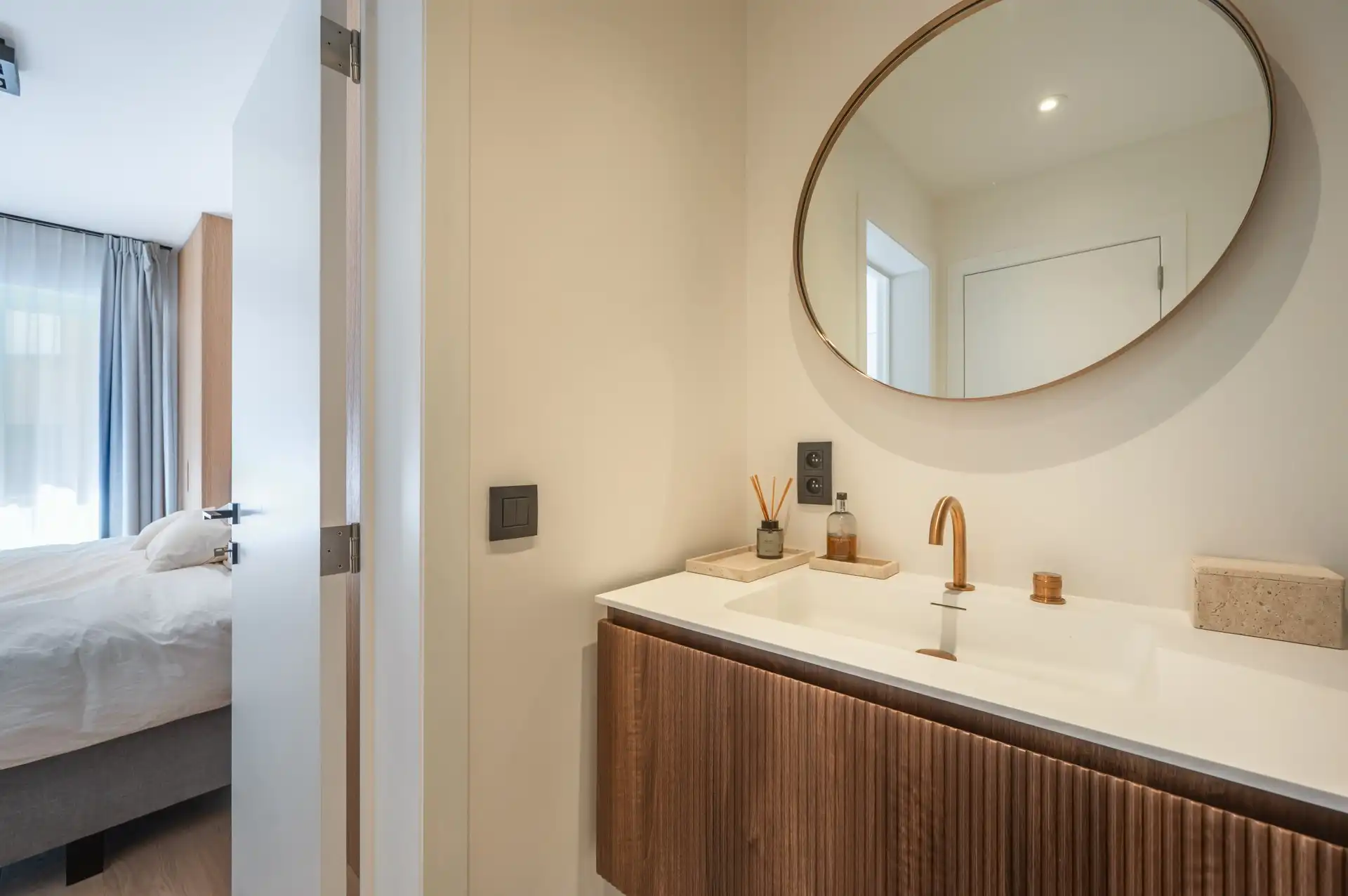 Prachtig twee slaapkamer appartement met zijdelings zeezicht, vlak bij de Kustlaan foto 17