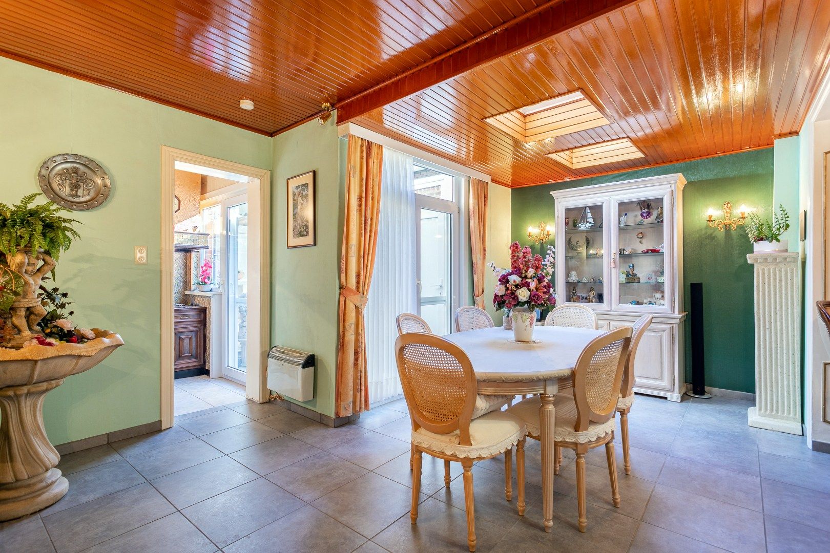 Goed onderhouden woning +-3are, met 2 à 3 slpk, garage en tuin. foto 8