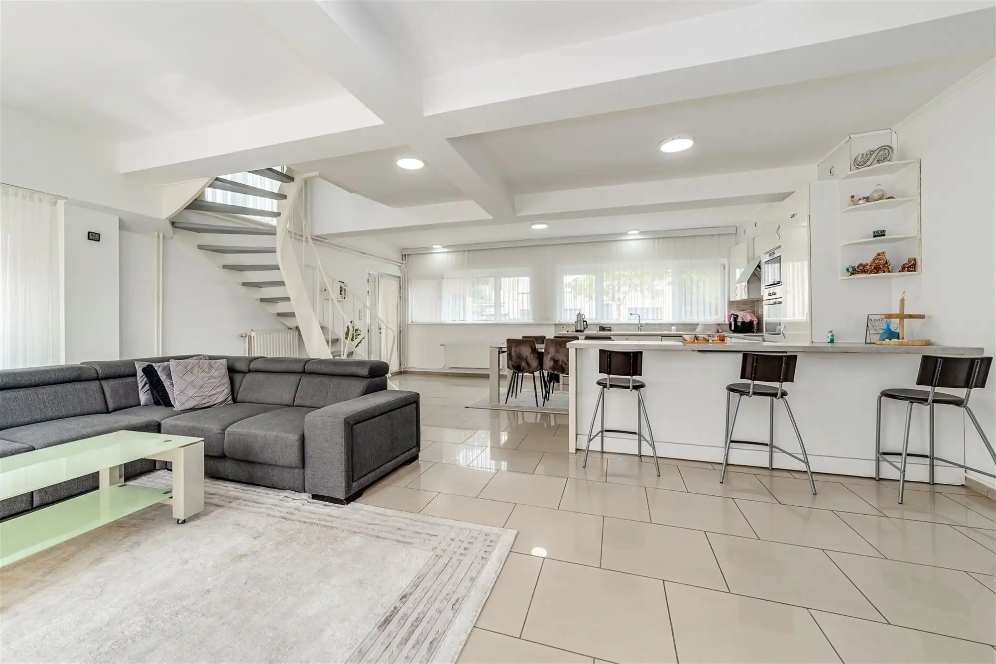 Hoofdfoto van de publicatie: Huis te Hoboken met 4 slpk en 2 garages